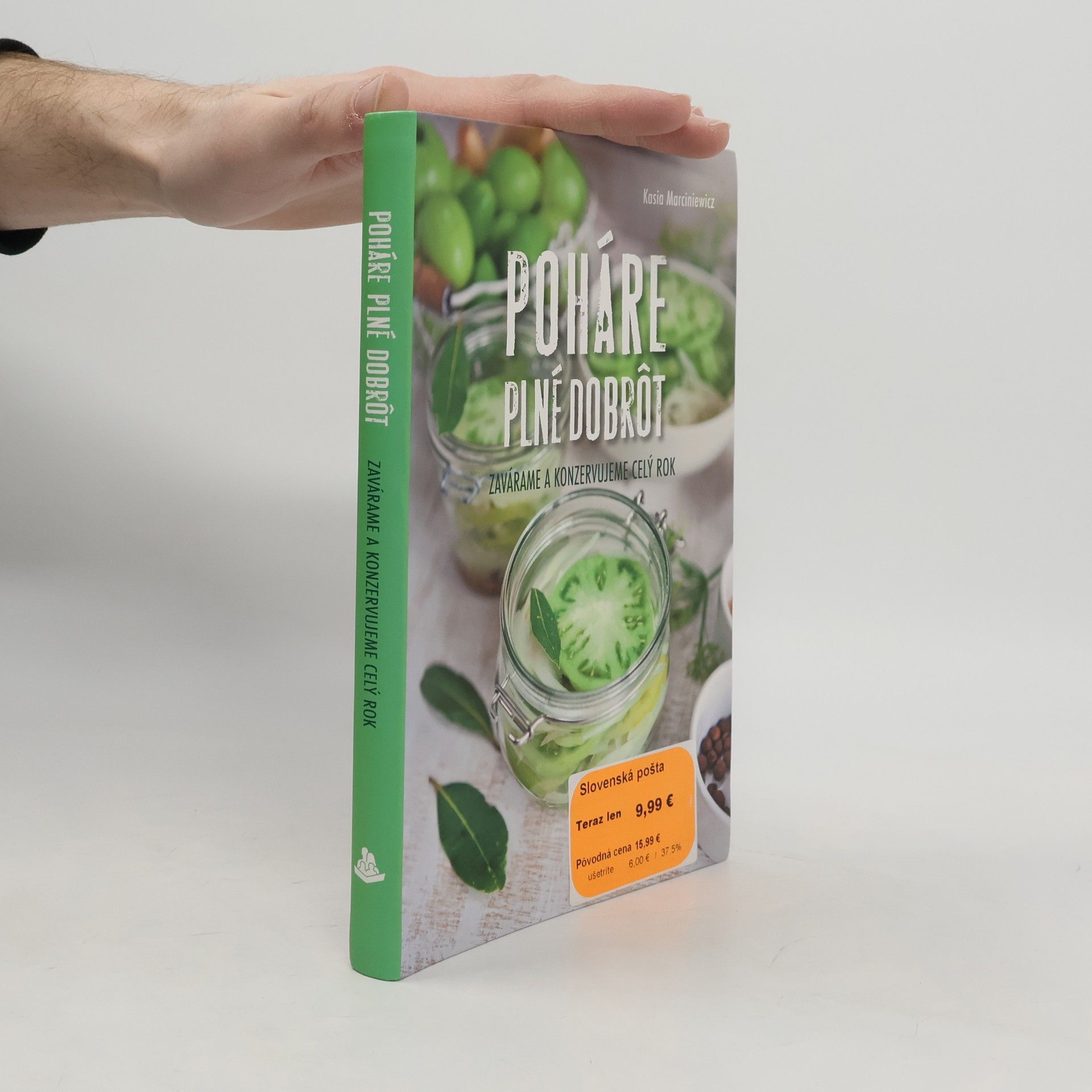 Poháre plné dobrôt. Zavárame a konzervujeme celý rok.