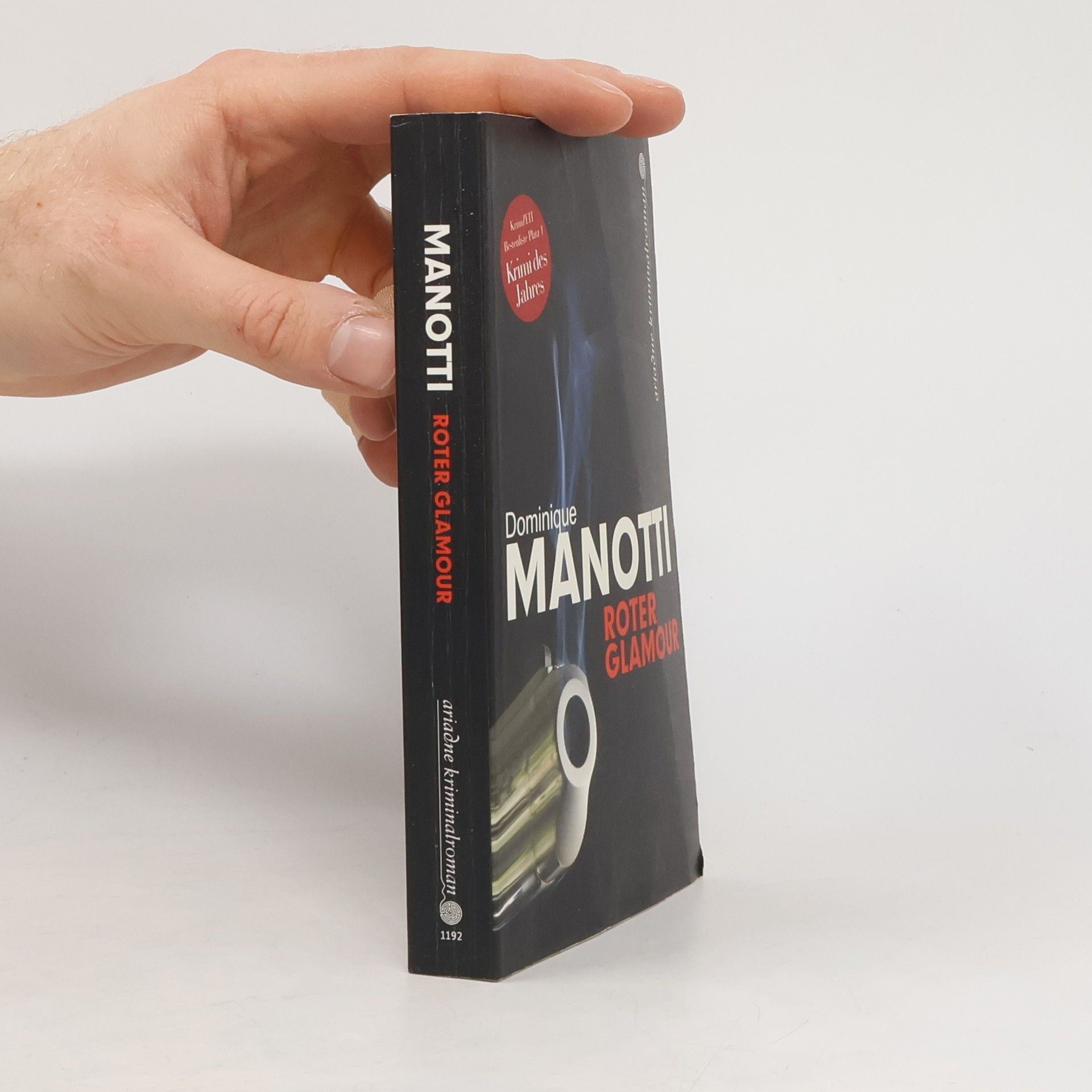 Dominique Manotti Roter Glamour