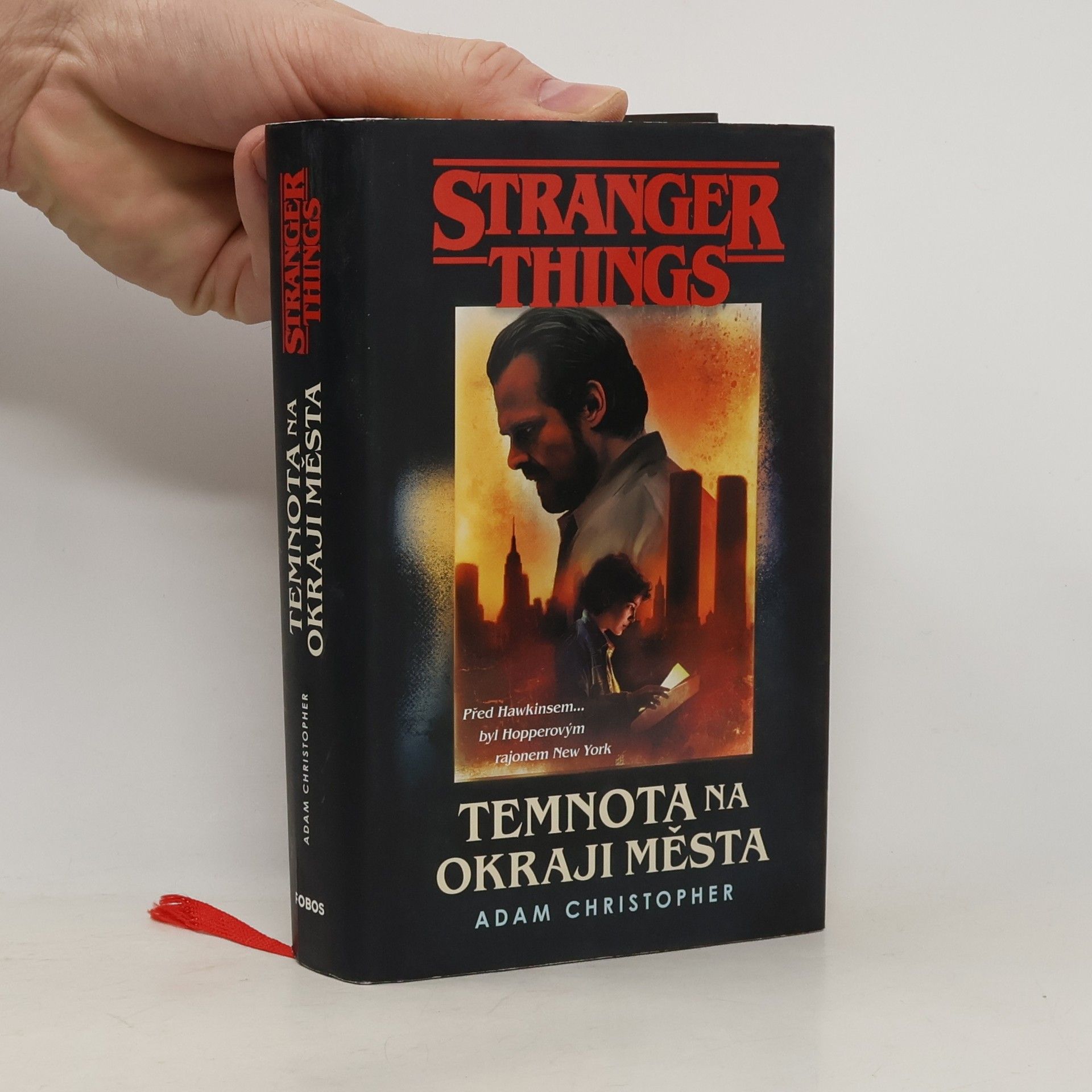 Adam Christopher Stranger Things. Temnota na okraji města