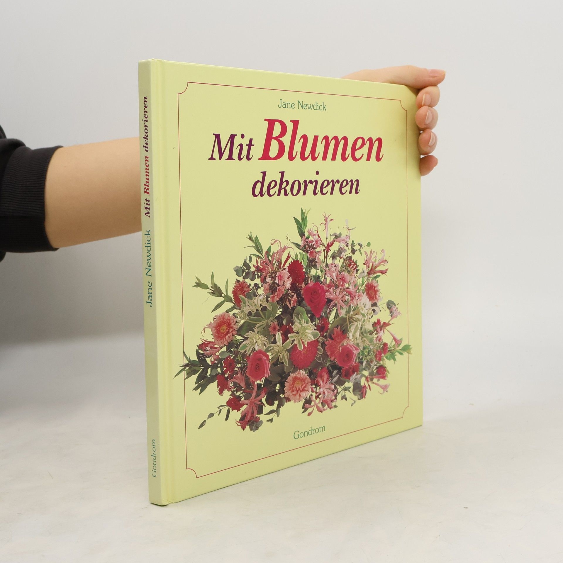 Jane Newdick Mit Blumen dekorieren