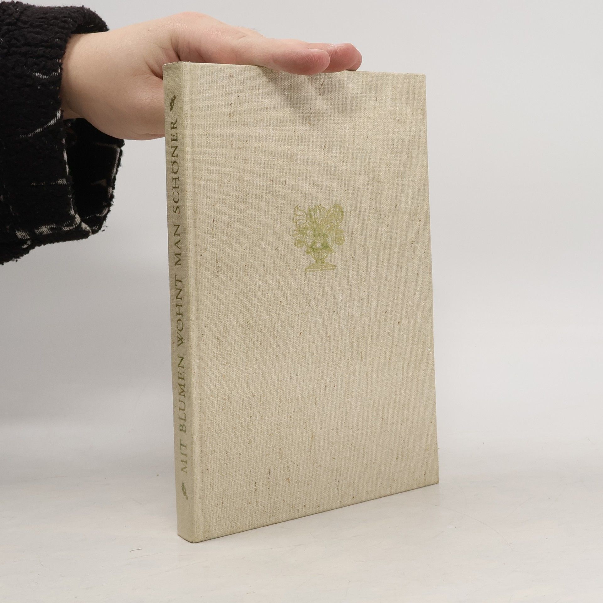 Ida Borletti Mit Blumen wohnt man schöner