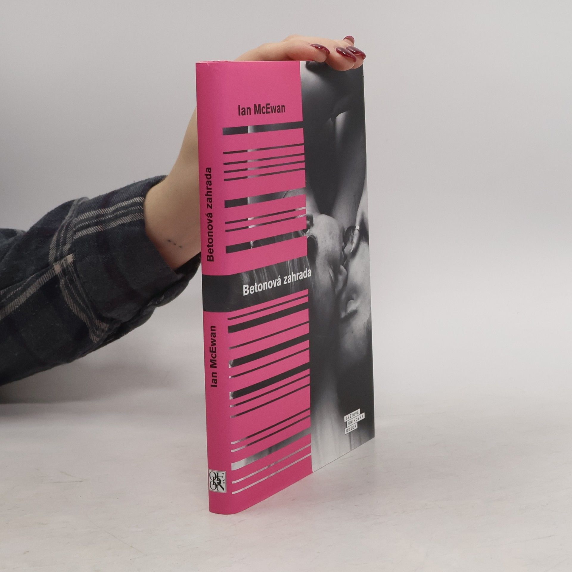 Ian McEwan Betonová zahrada
