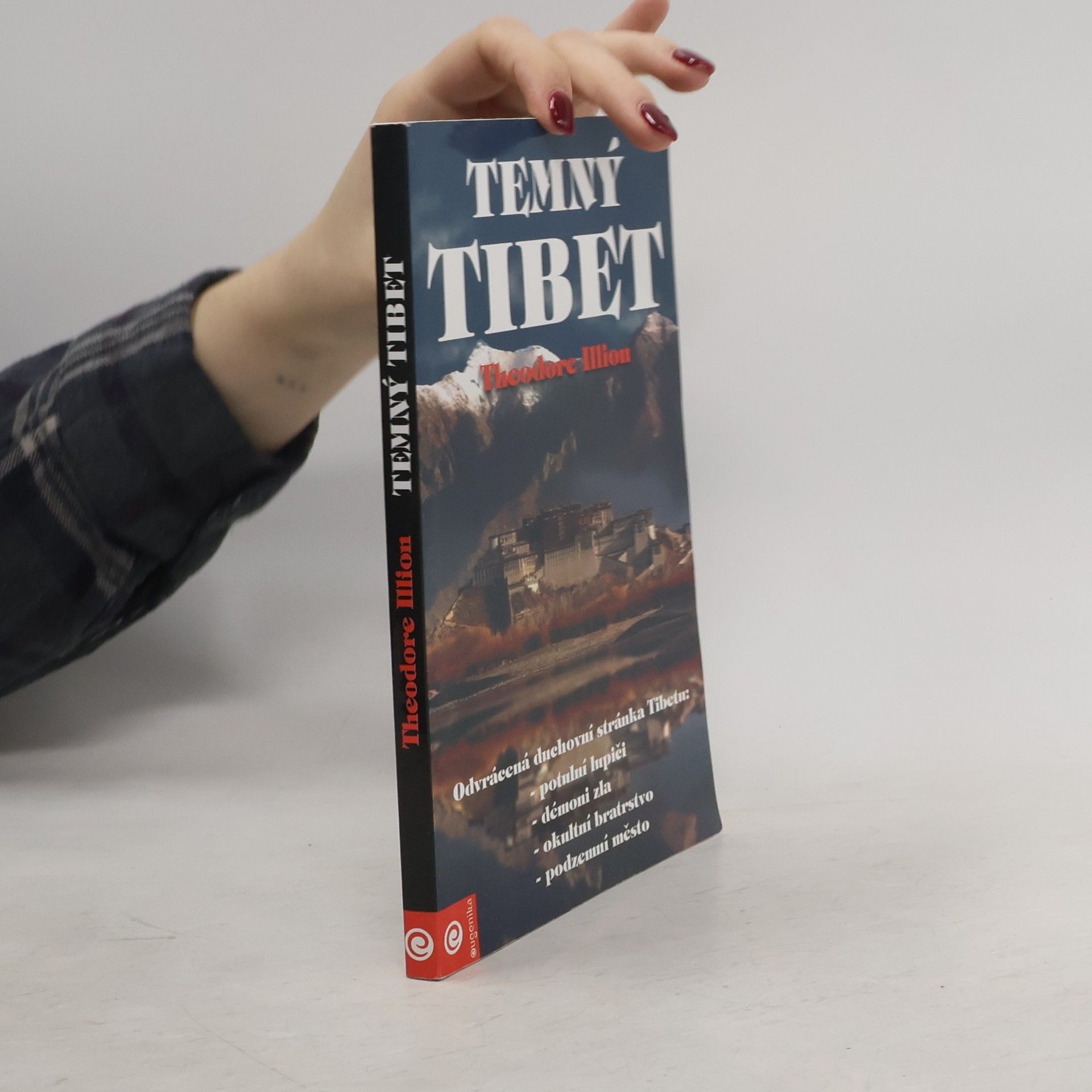 Theodore Illion Temný Tibet