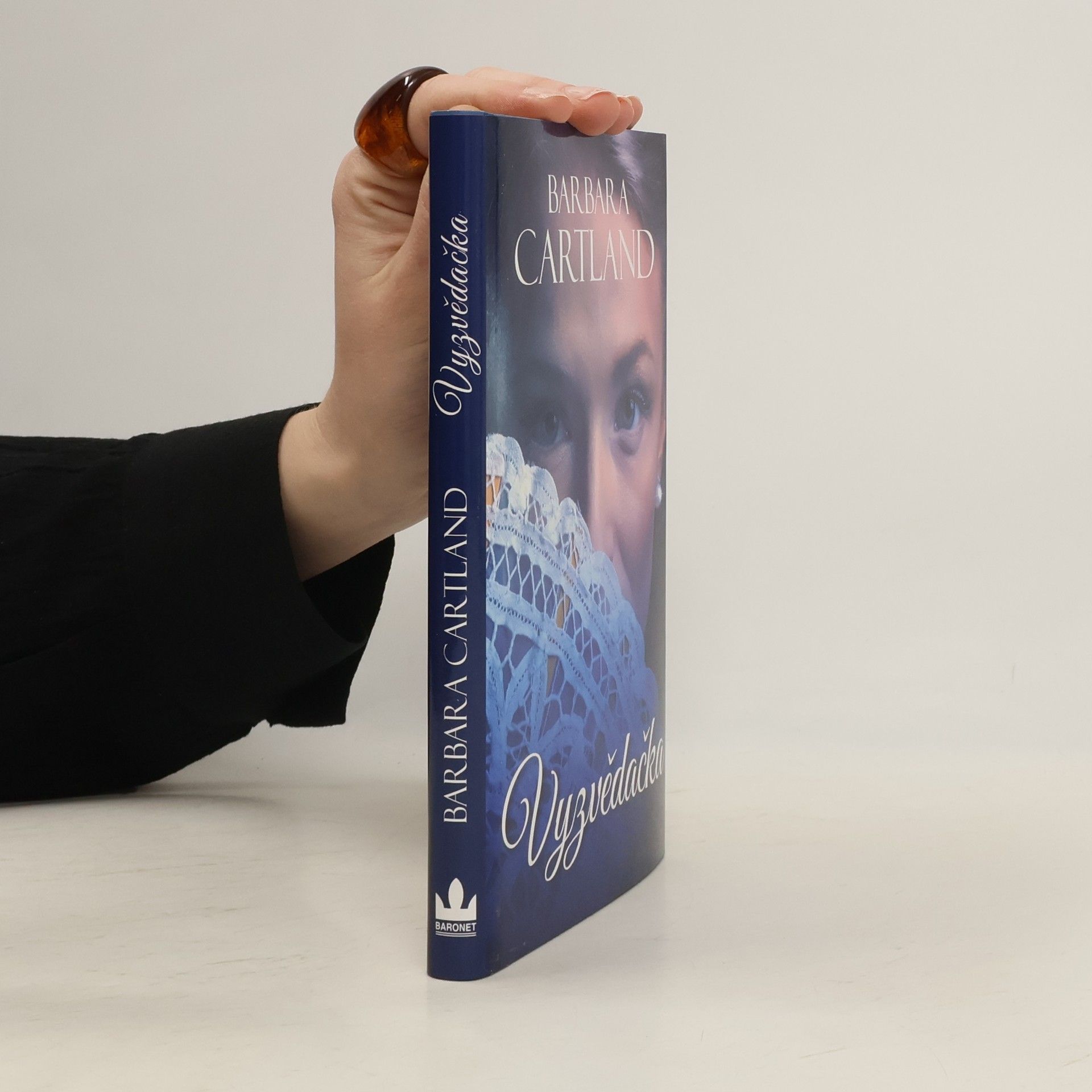 Barbara Cartland Vyzvědačka