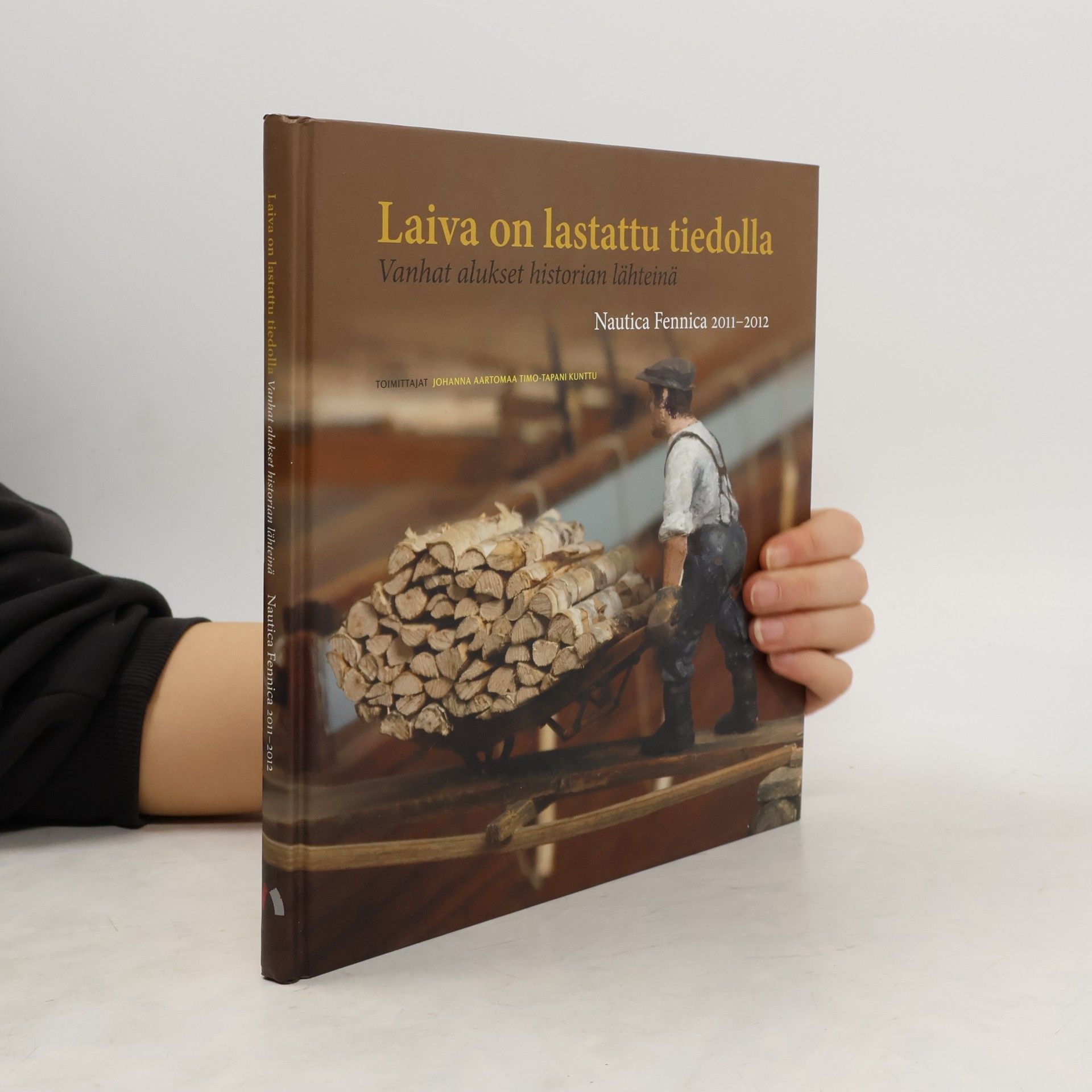 Johanna Aartomaa Nautica Fennica - 2011-2012: Laiva on lastattu tiedolla