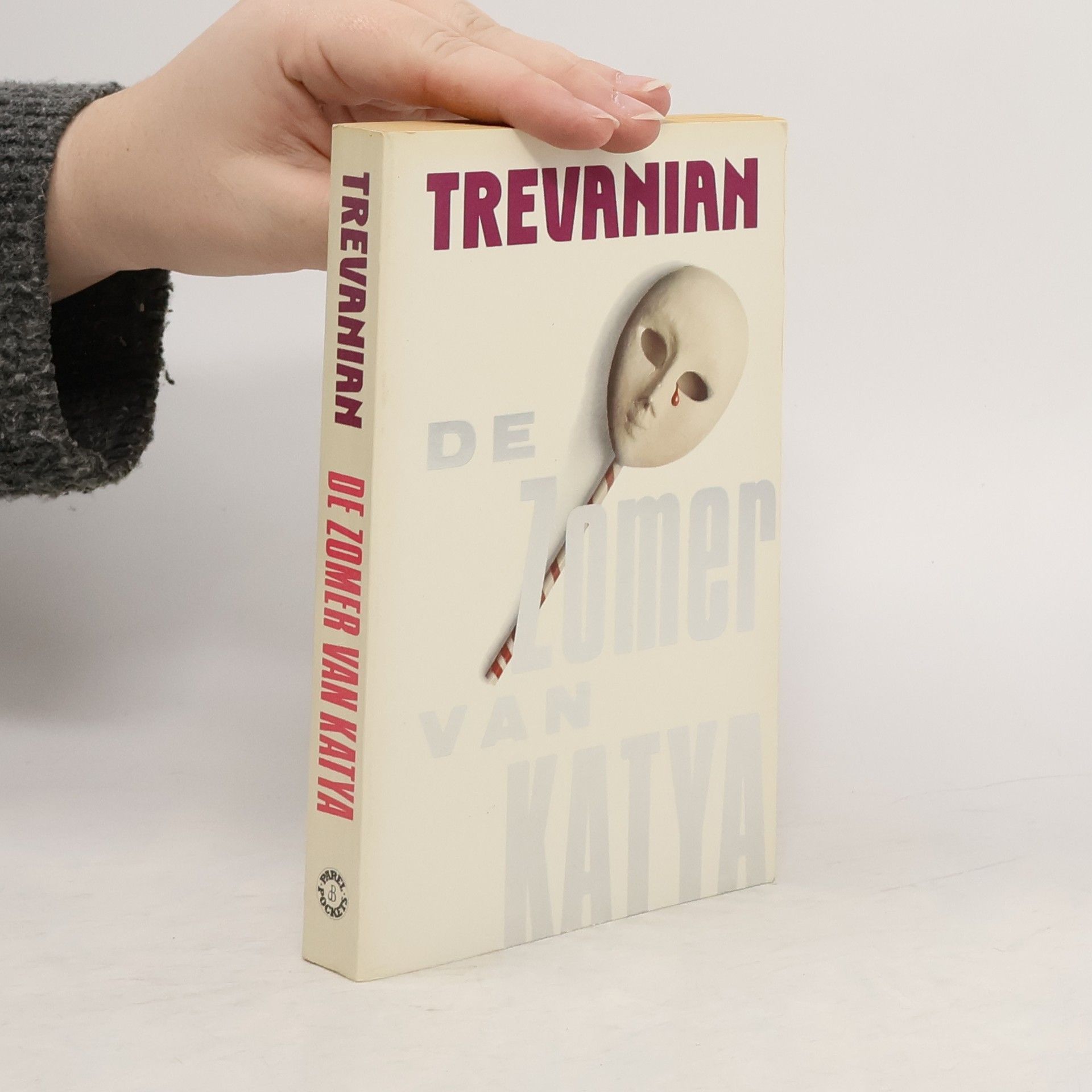 PAREL POCKET: De zomer van Katya