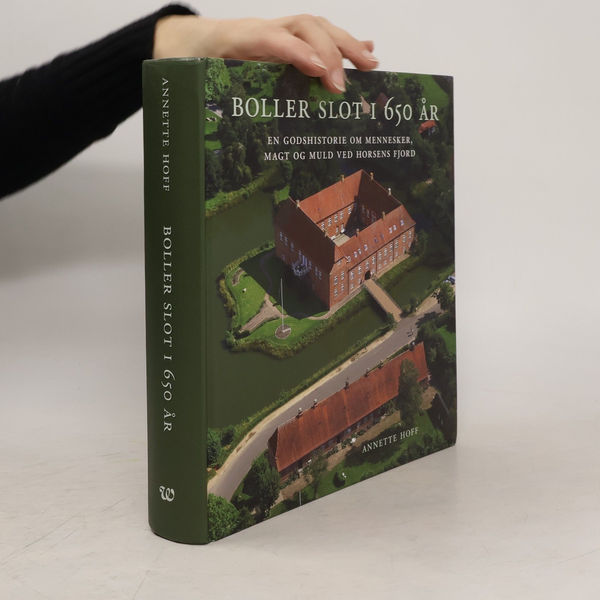 Annette Hoff Boller Slot i 650 år