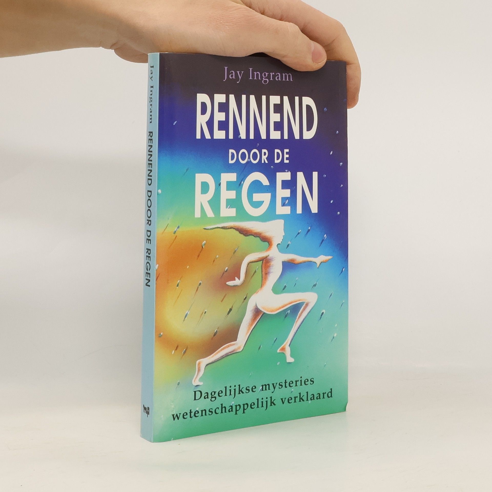 Ingram Jay Rennend door de regen