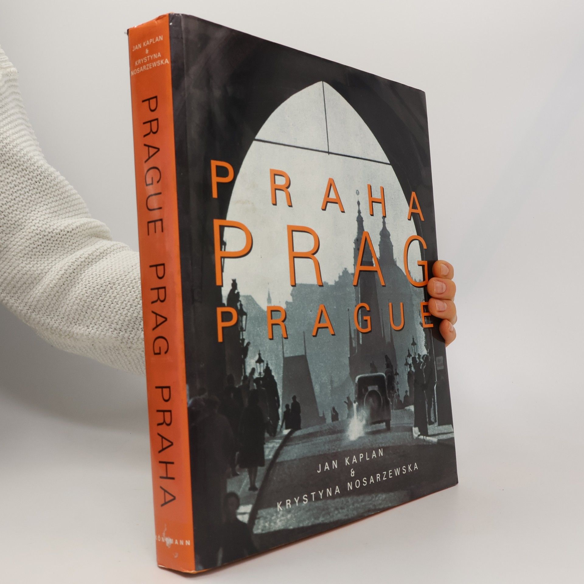 Jan Kaplan Praha = Prag = Prague: The turbulent century = das turbulente Jahrhundert = le siècle turbulent