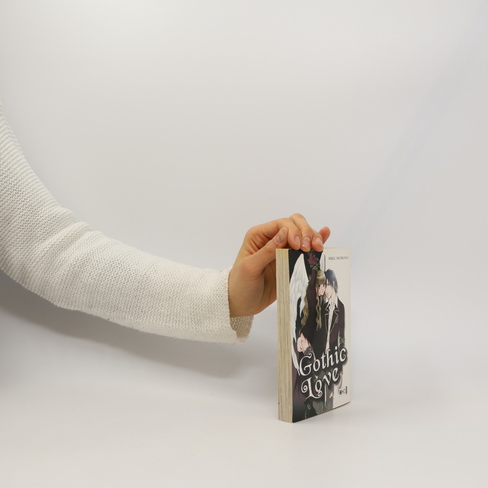 Miku Momono Gothic Love