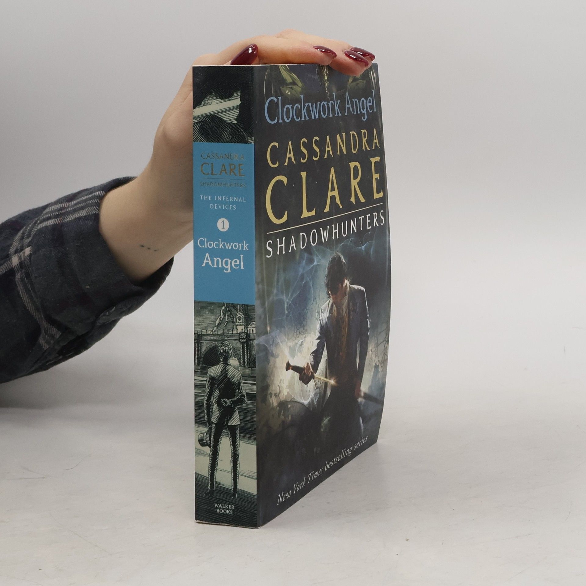 Cassandra Clare The infernal devices, book one. Clockwork angel