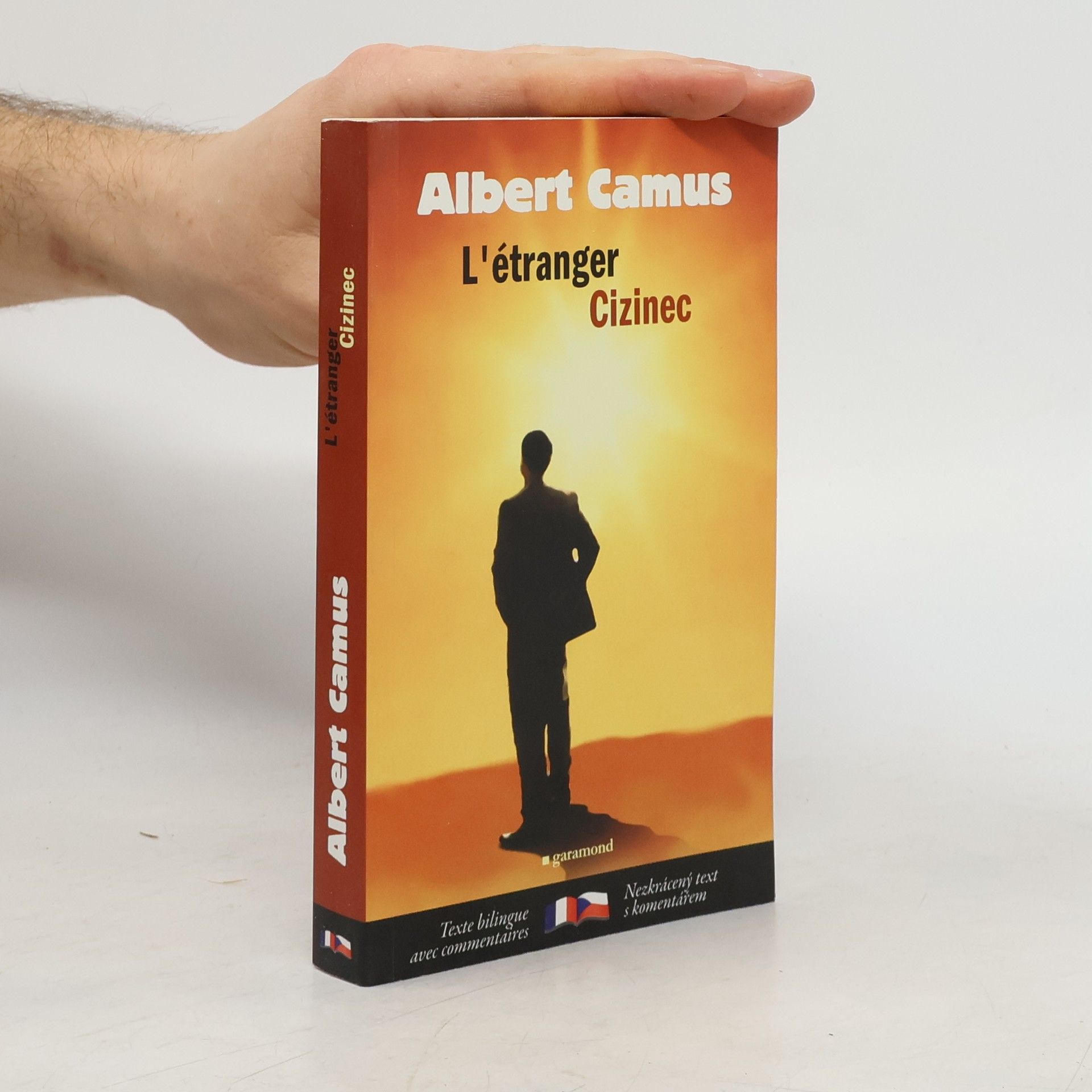 Albert Camus Cizinec = L'étranger
