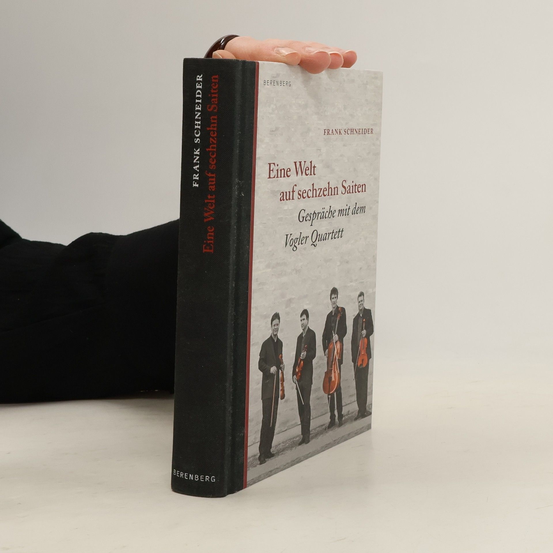 Eine Welt auf sechzehn Saiten