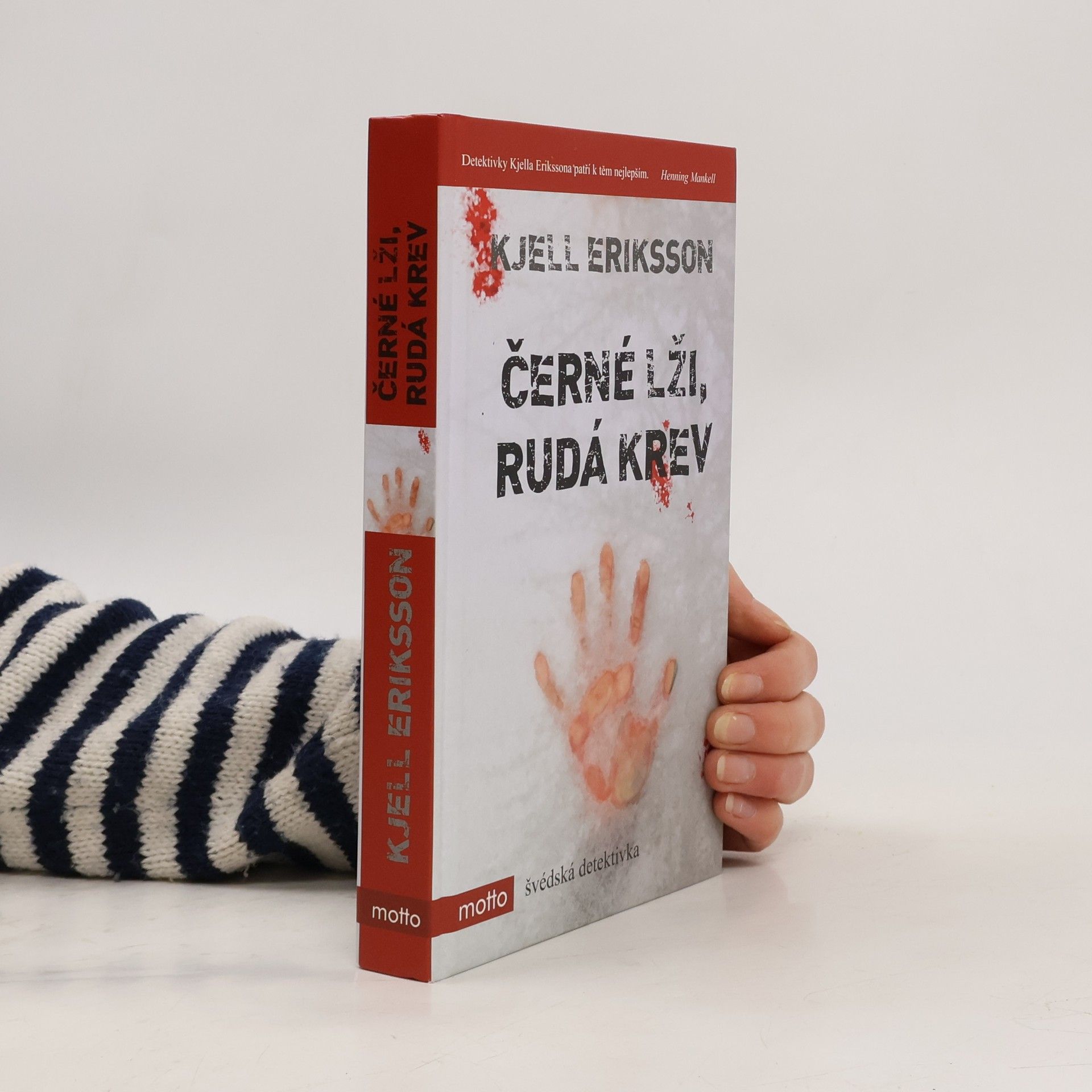 Černé lži, rudá krev