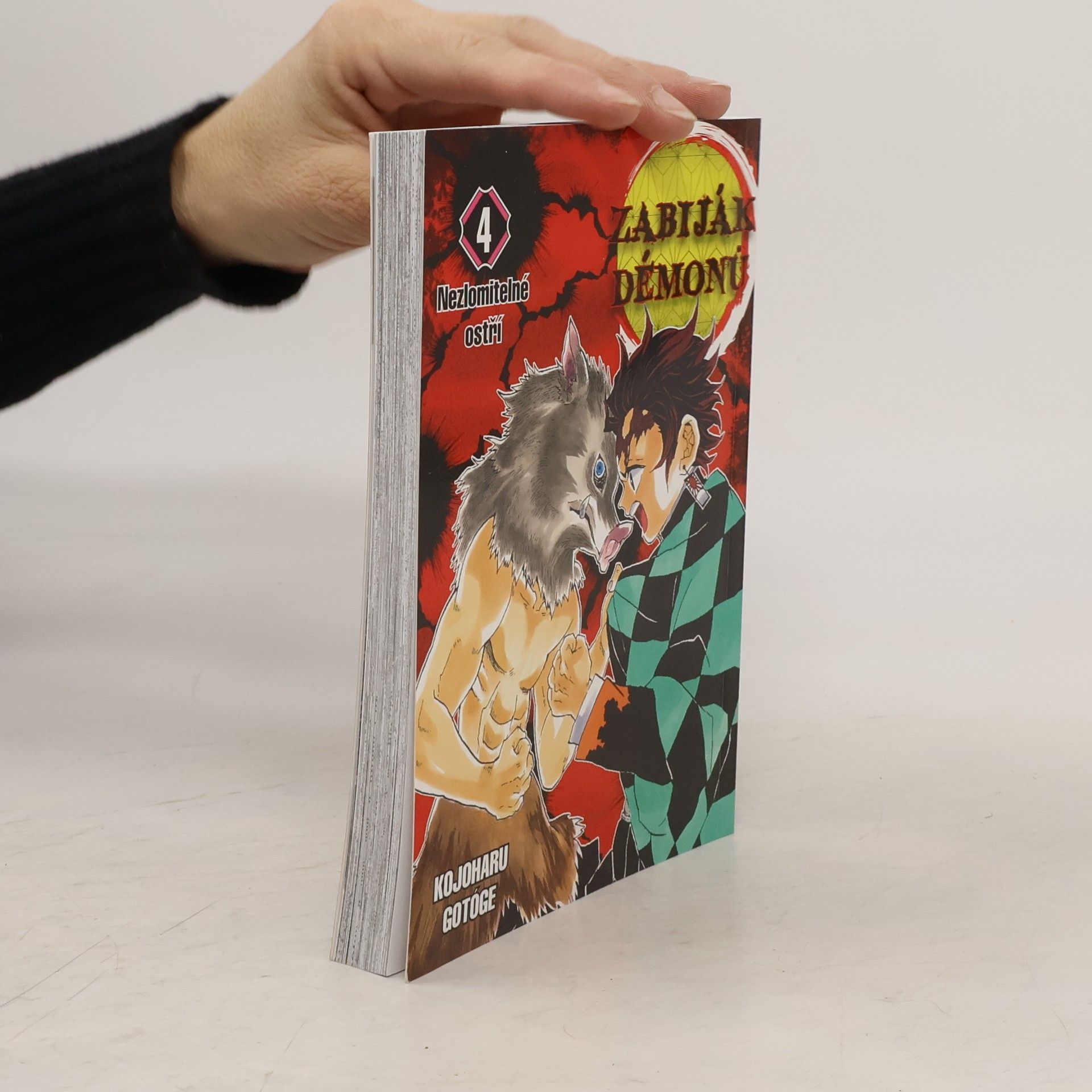 Koyoharu Gotōge Zabiják démonů 4. Nezlomitelné ostří