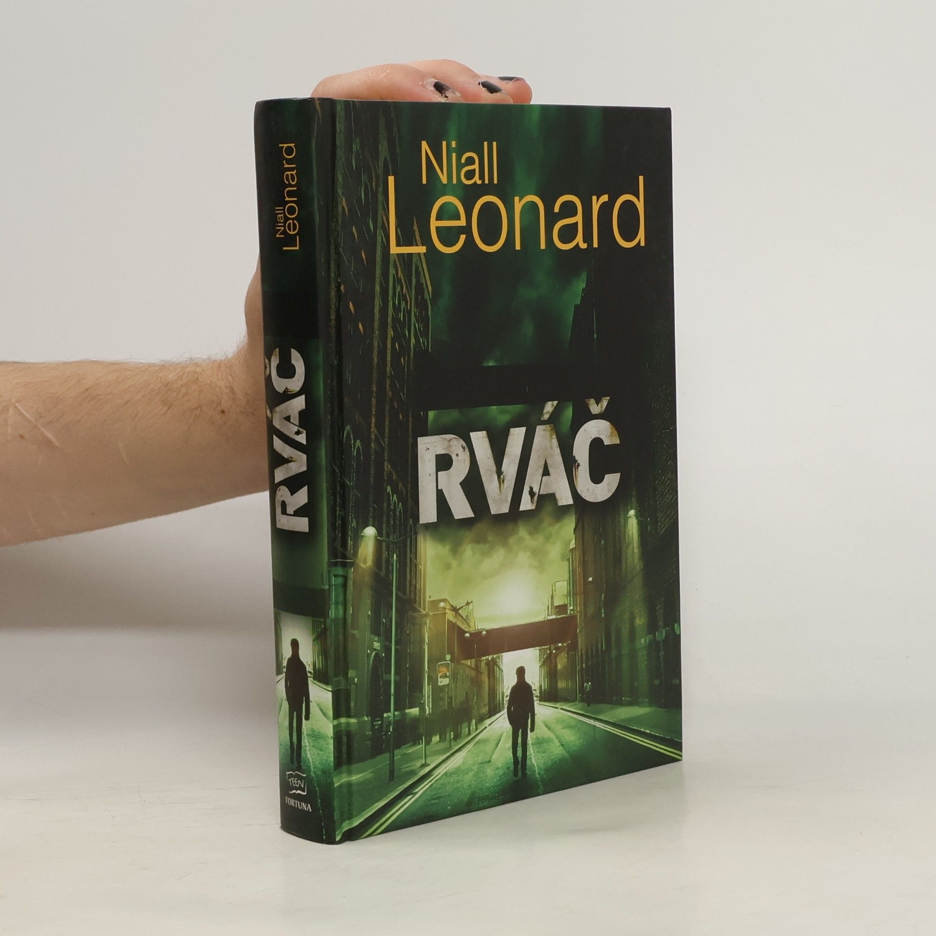 Niall Leonard Rváč