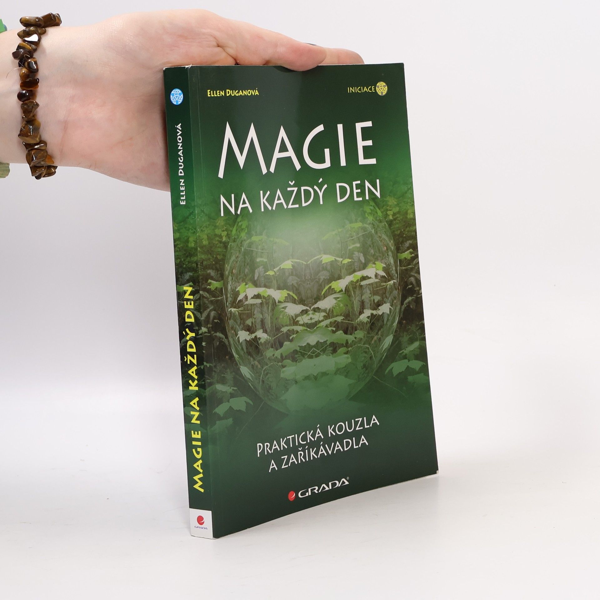 Ellen Dugan Magie na každý den : praktická kouzla a zaříkávadla