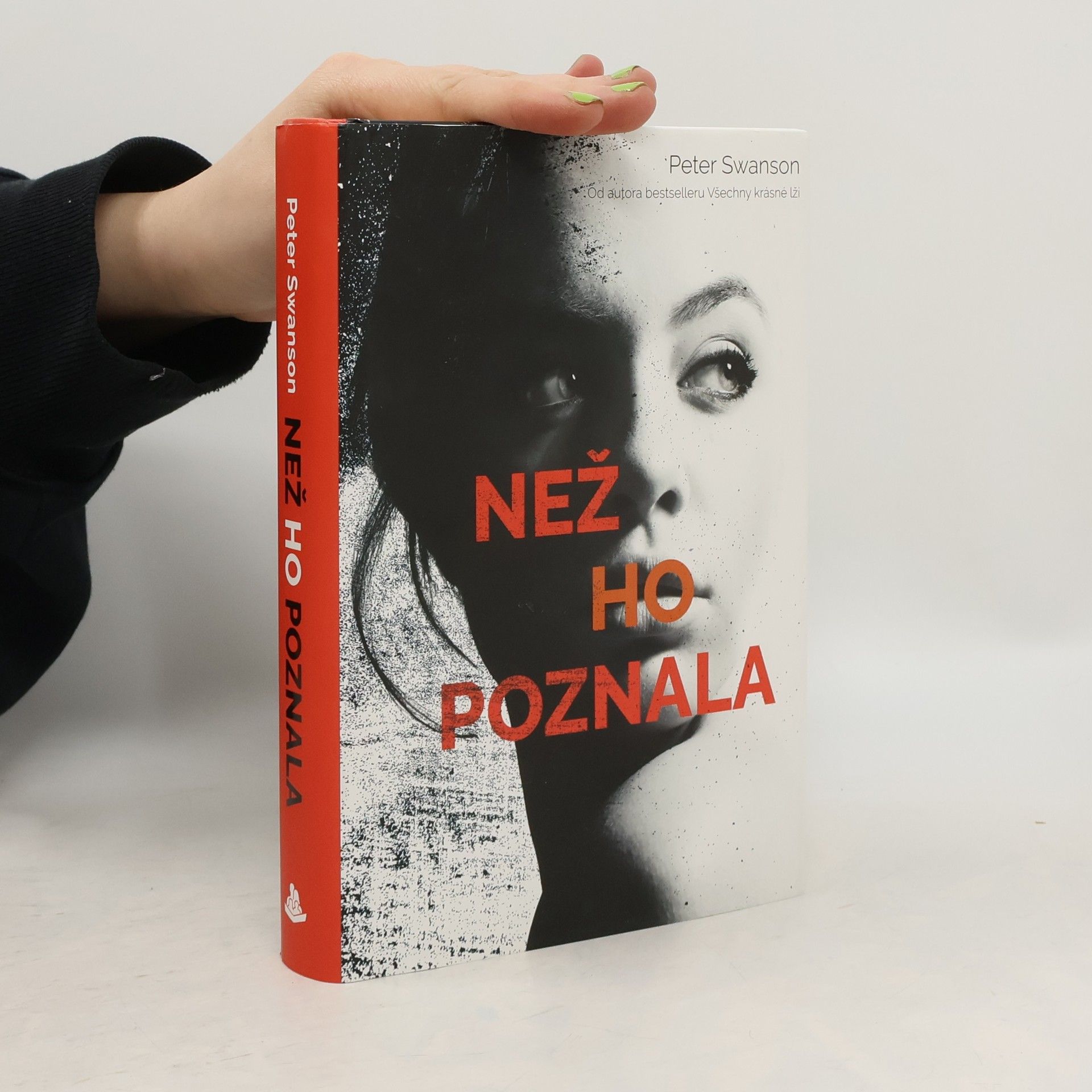 Peter Swanson Než ho poznala