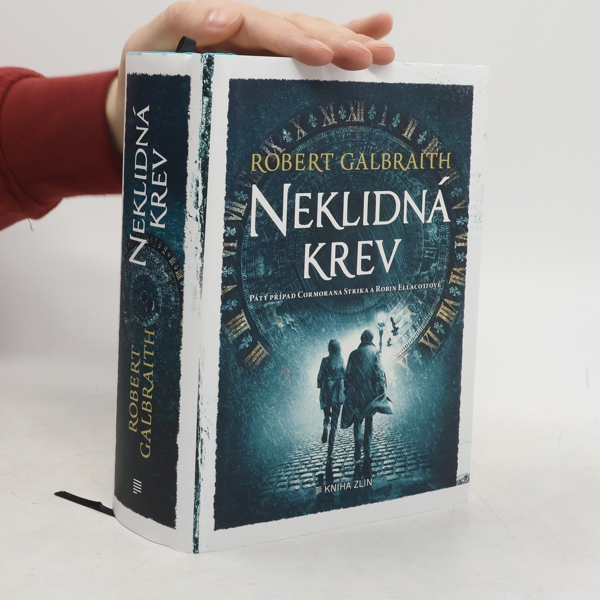 Robert Galbraith Neklidná krev