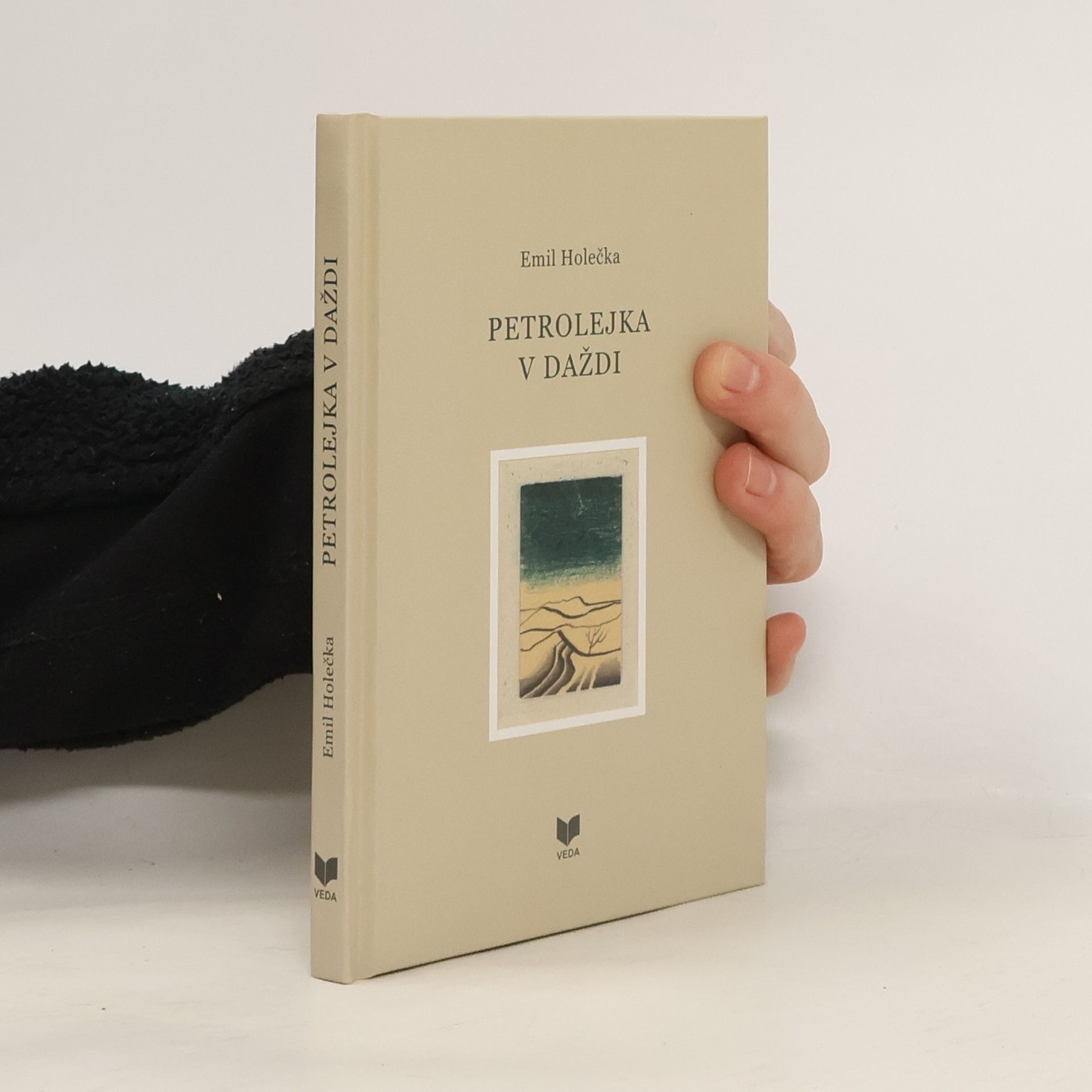 Emil Holečka Petrolejka v daždi