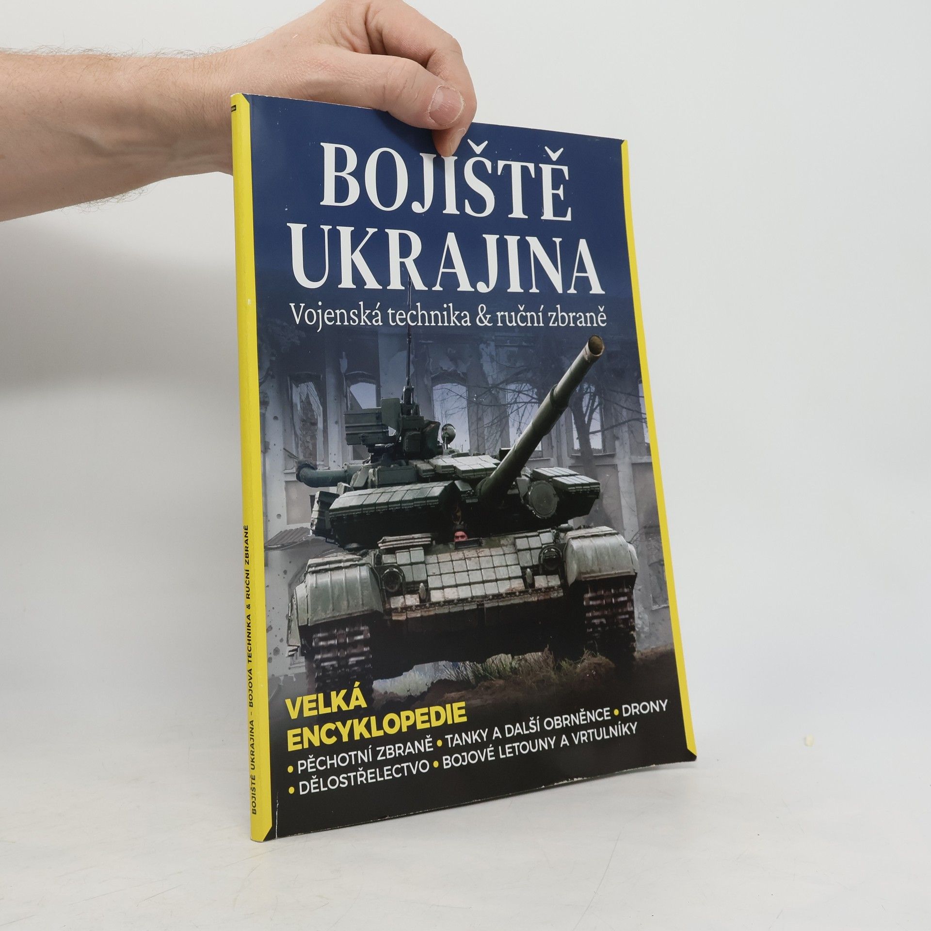 Martin J. Dougherty Bojiště Ukrajina – Vojenská technika & ruční zbraně