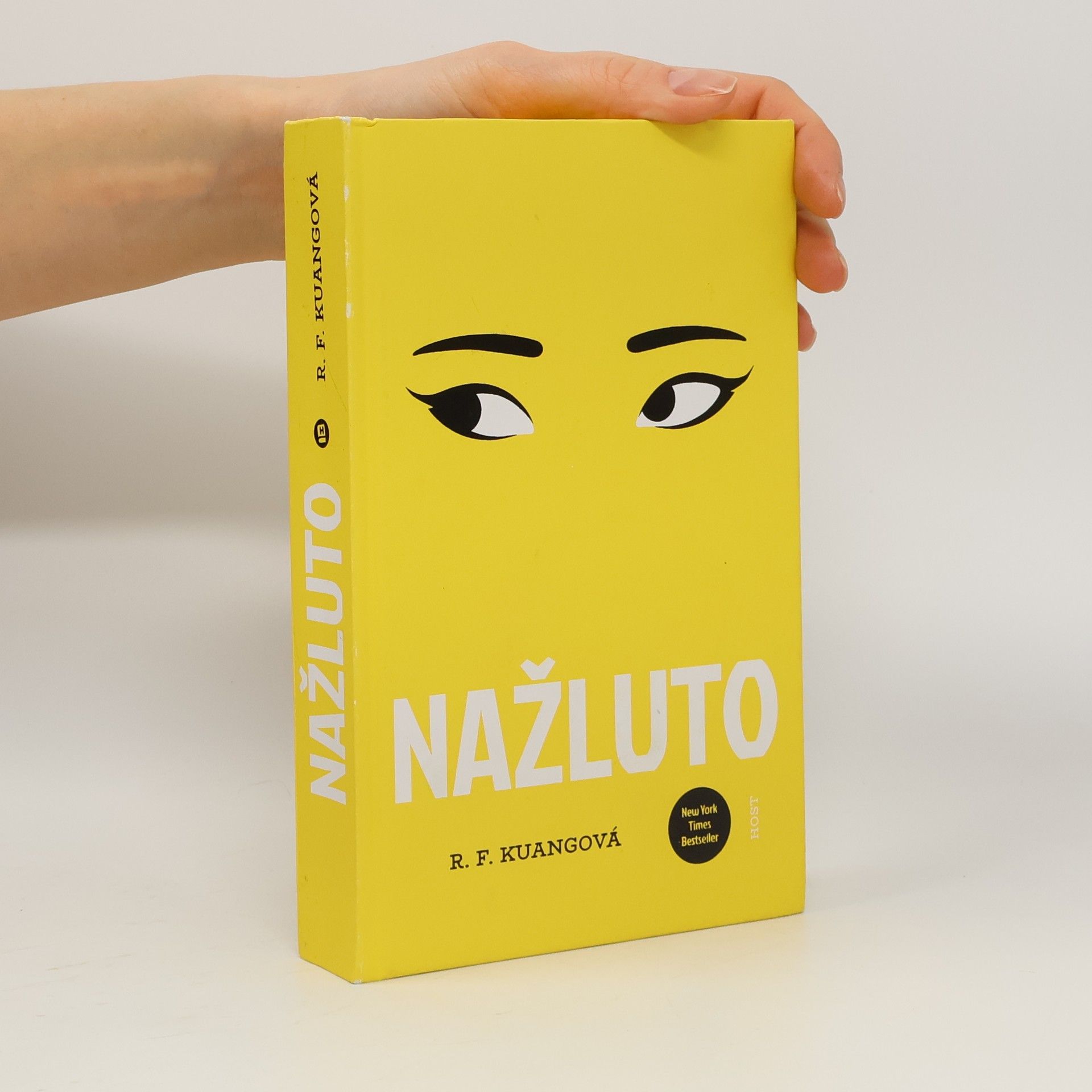 Rebecca Kuang Nažluto