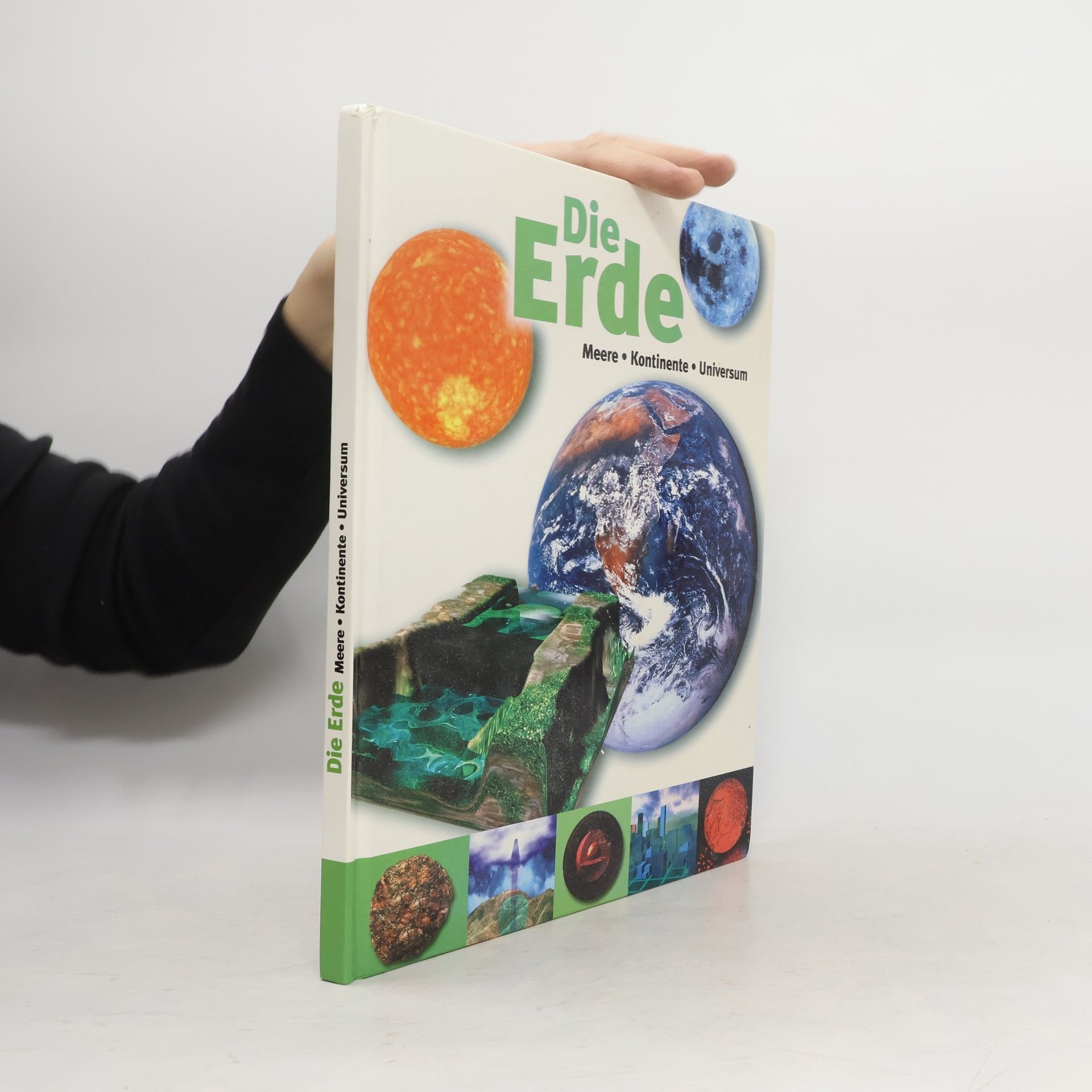 Země : moře, kontinenty, vesmír