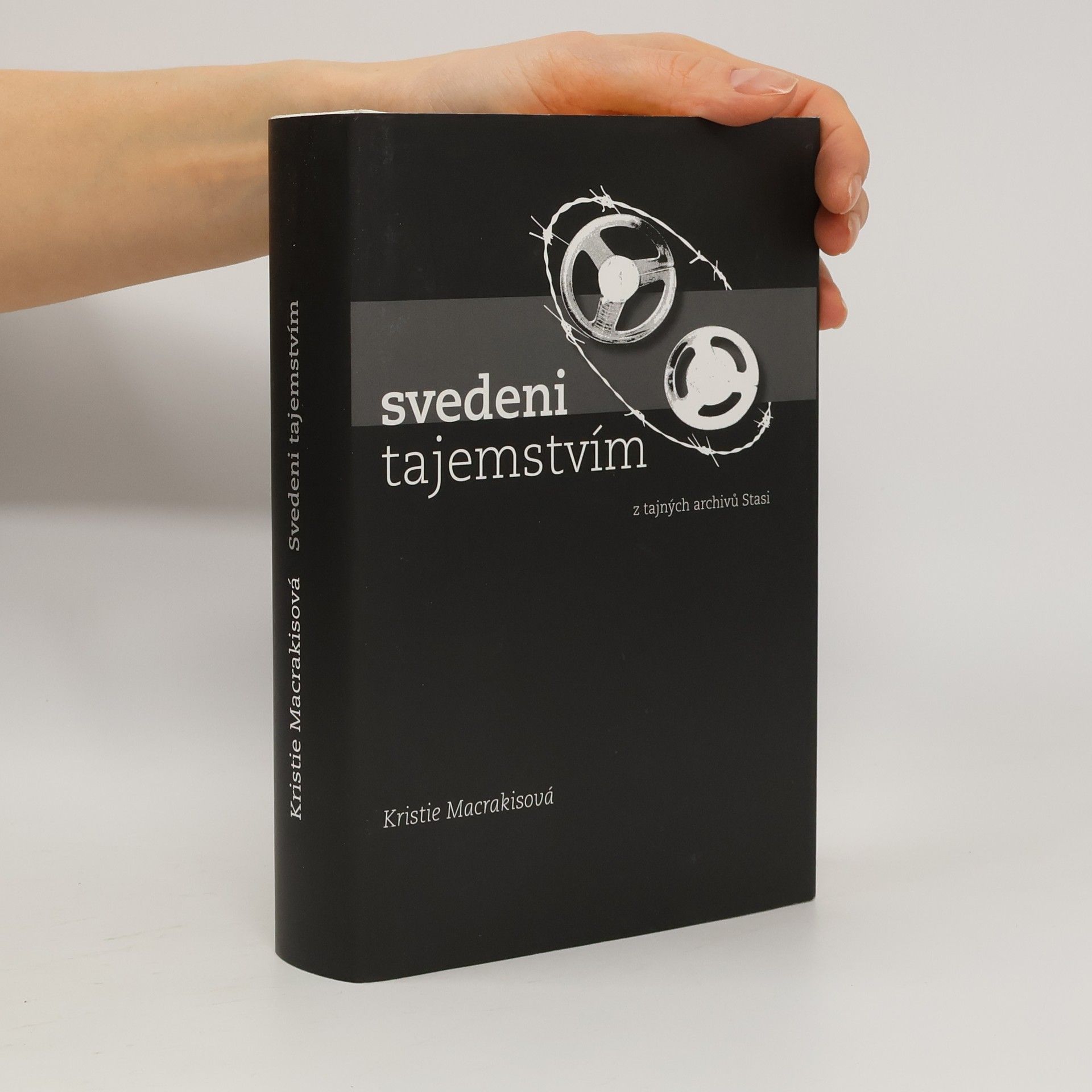 Svedeni tajemstvím-z tajných archivů Stasi