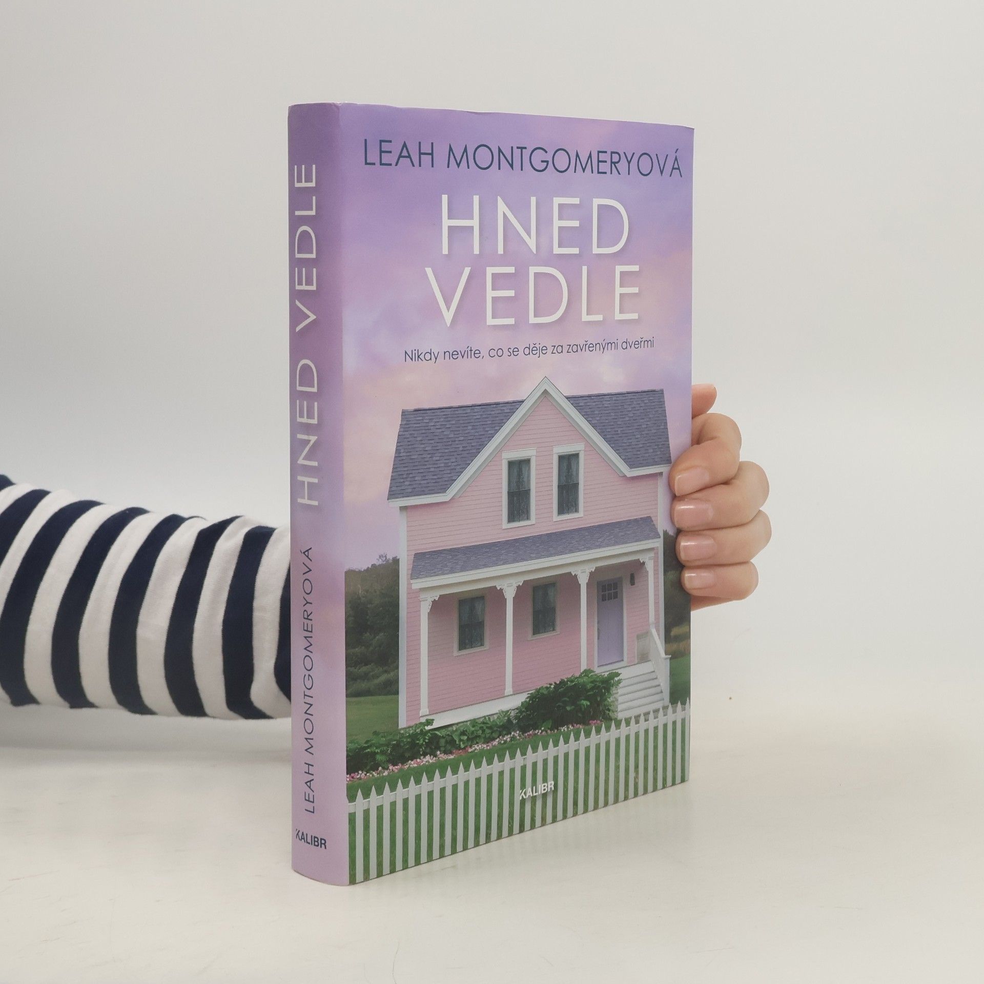 Leah Montgomery Hned vedle