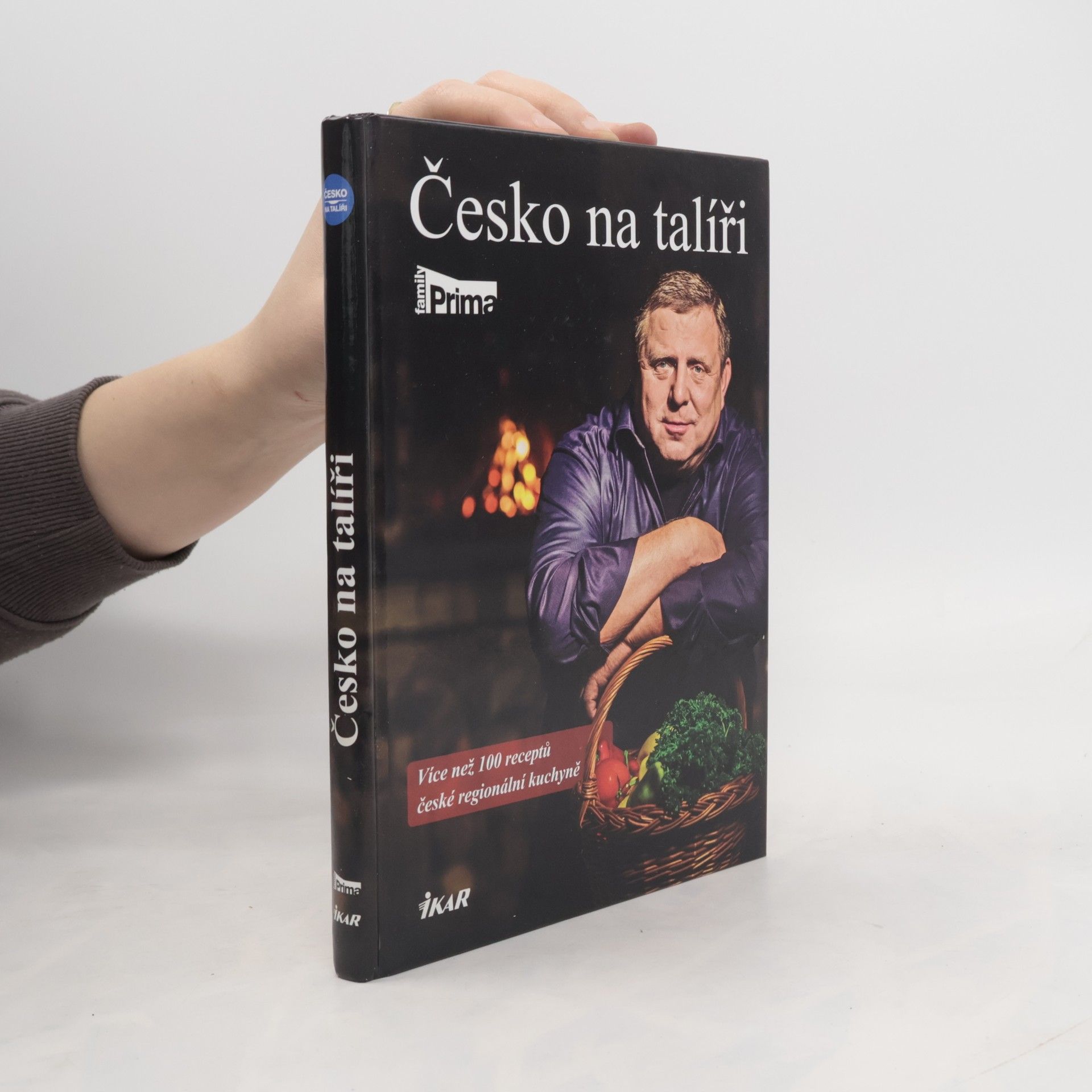Marie Formáčková Česko na talíři: Více než 100 receptů české regionální kuchyně a několik mezinárodních specialit VIP hostů