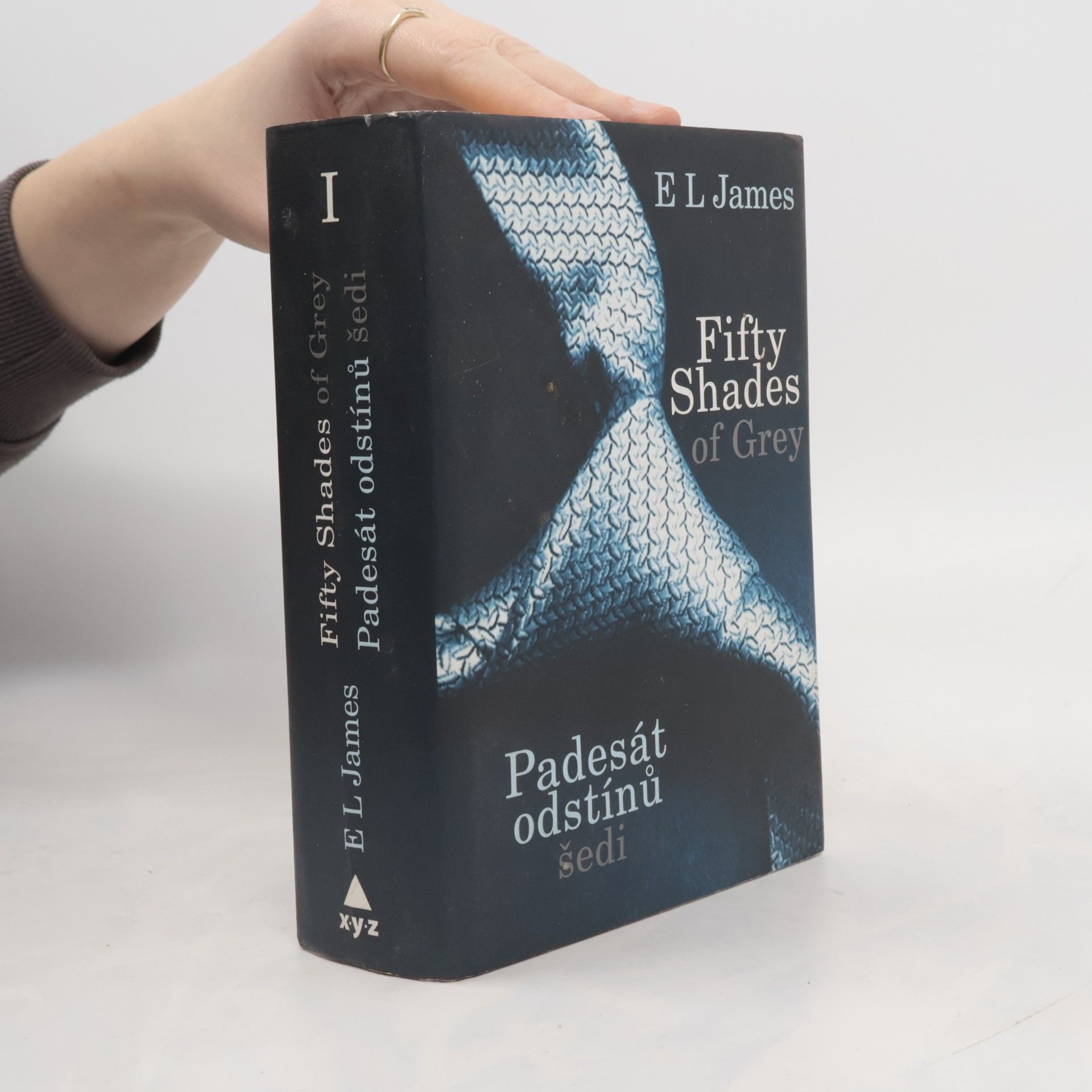 E L James Padesát odstínů šedi