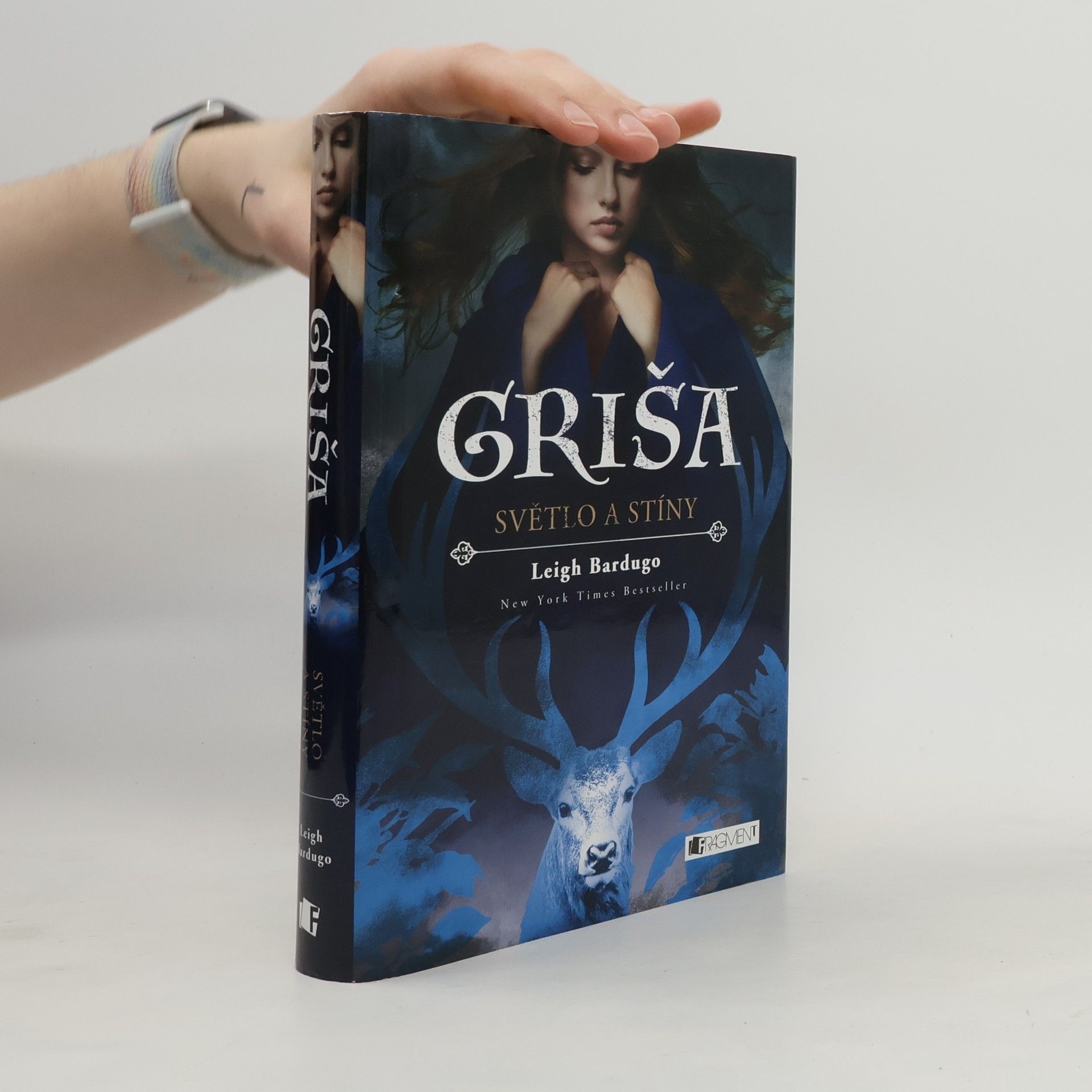 Leigh Bardugo Griša. Světlo a stíny