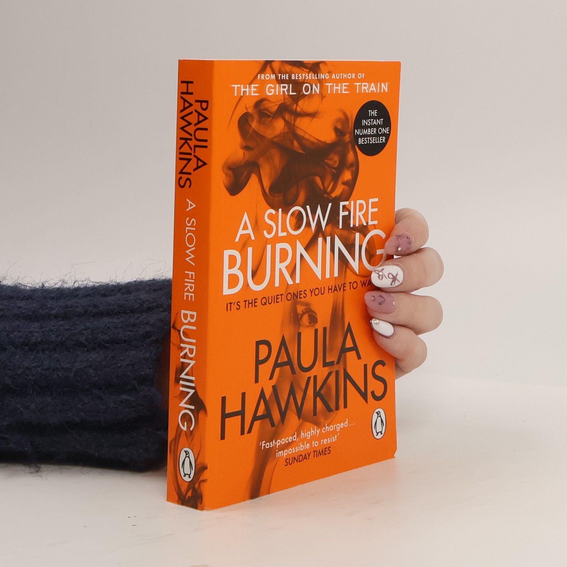 Paula Hawkins A Slow Fire Burning
