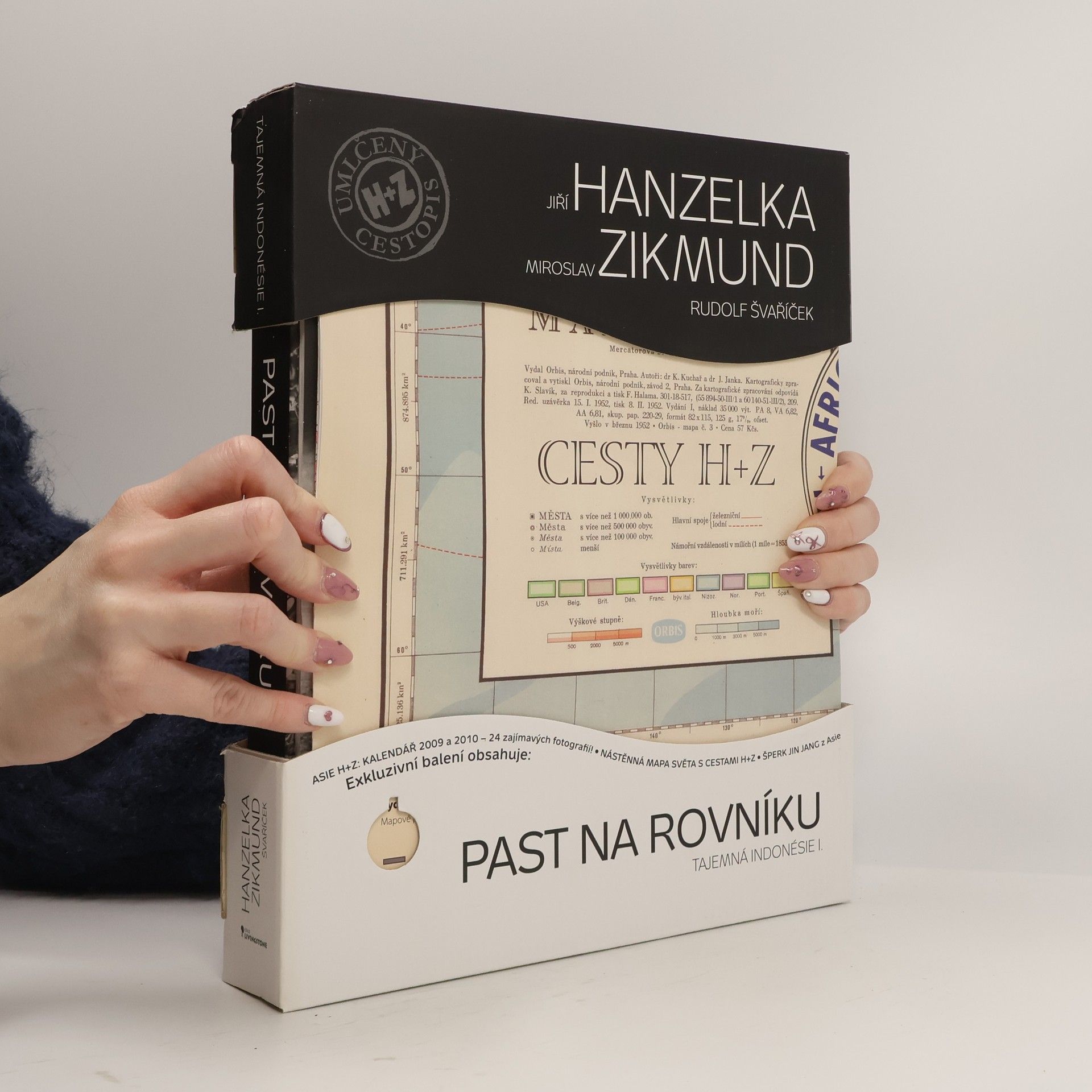 Jiří Hanzelka Past na rovníku: Tajemná Indonésie I.