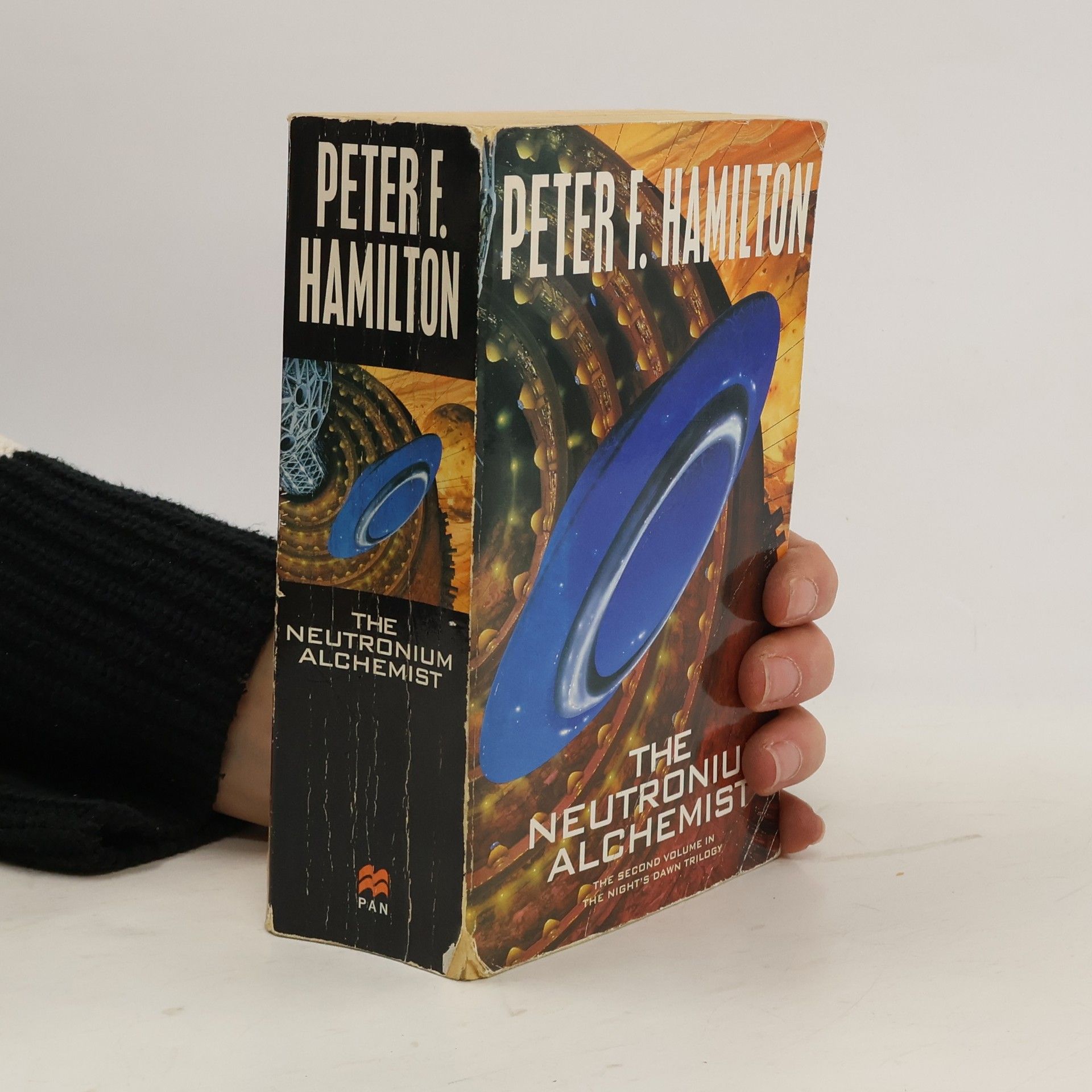Peter F. Hamilton The neutronium alchemist