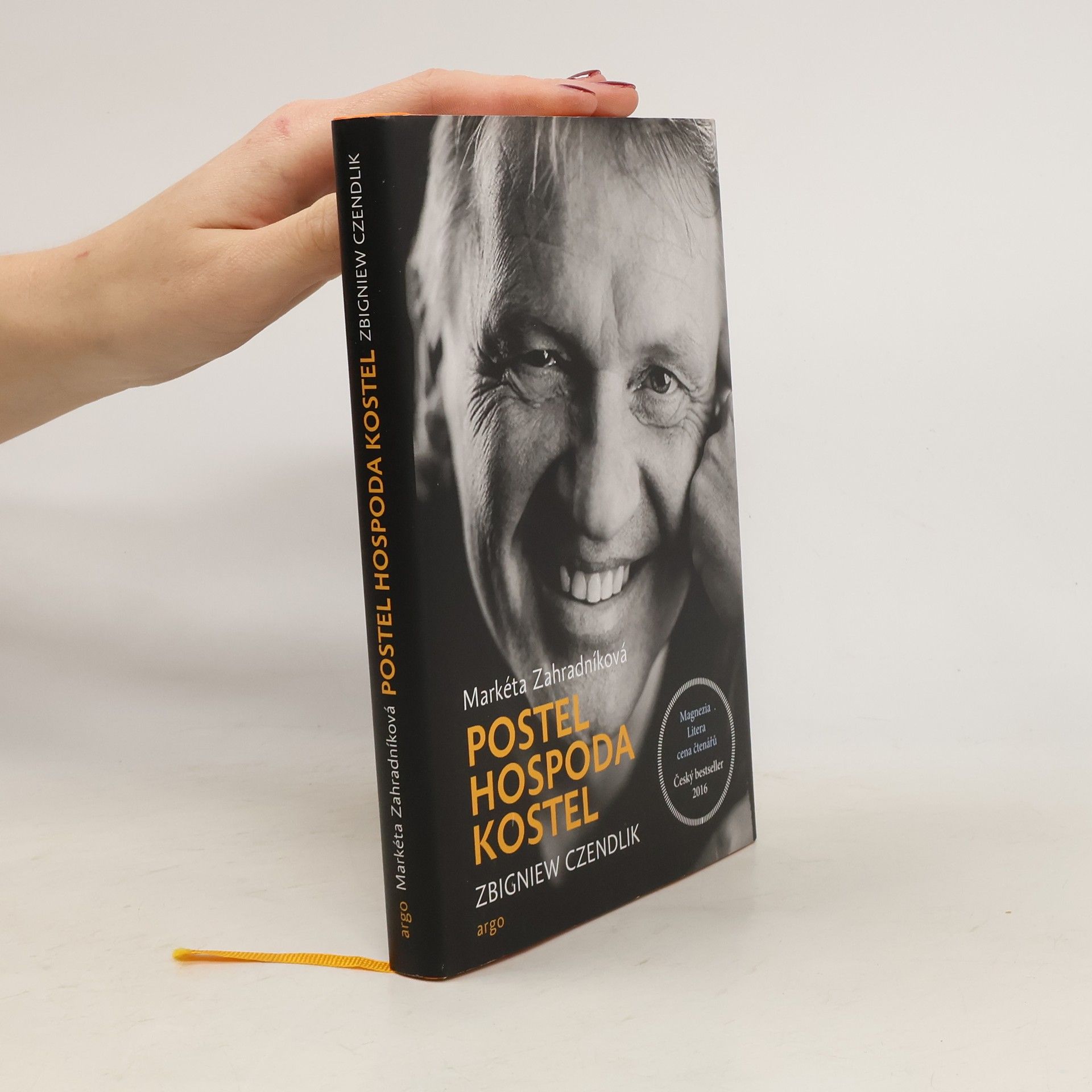 Zbigniew Czendlik Postel, hospoda, kostel