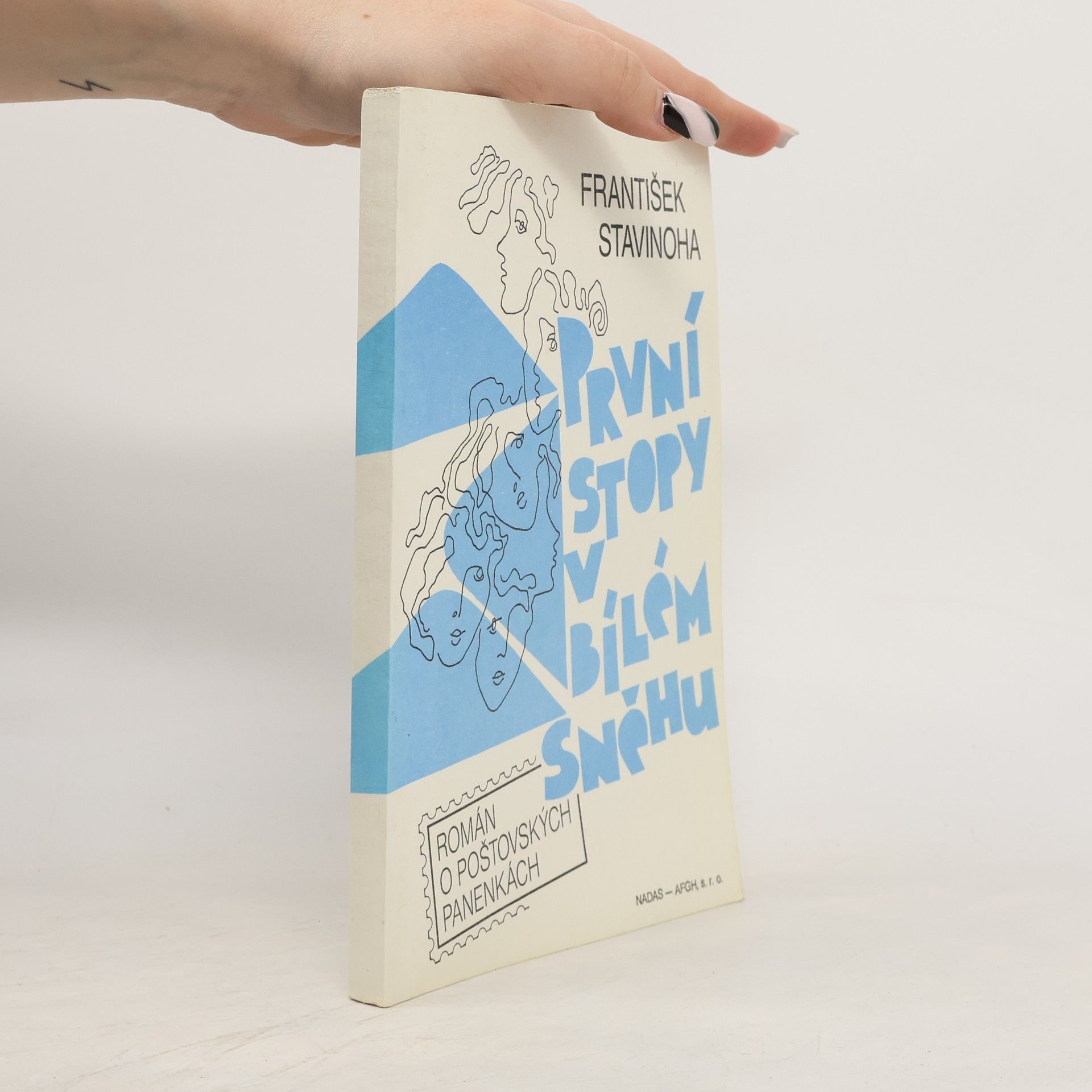 První stopy v bílém sněhu