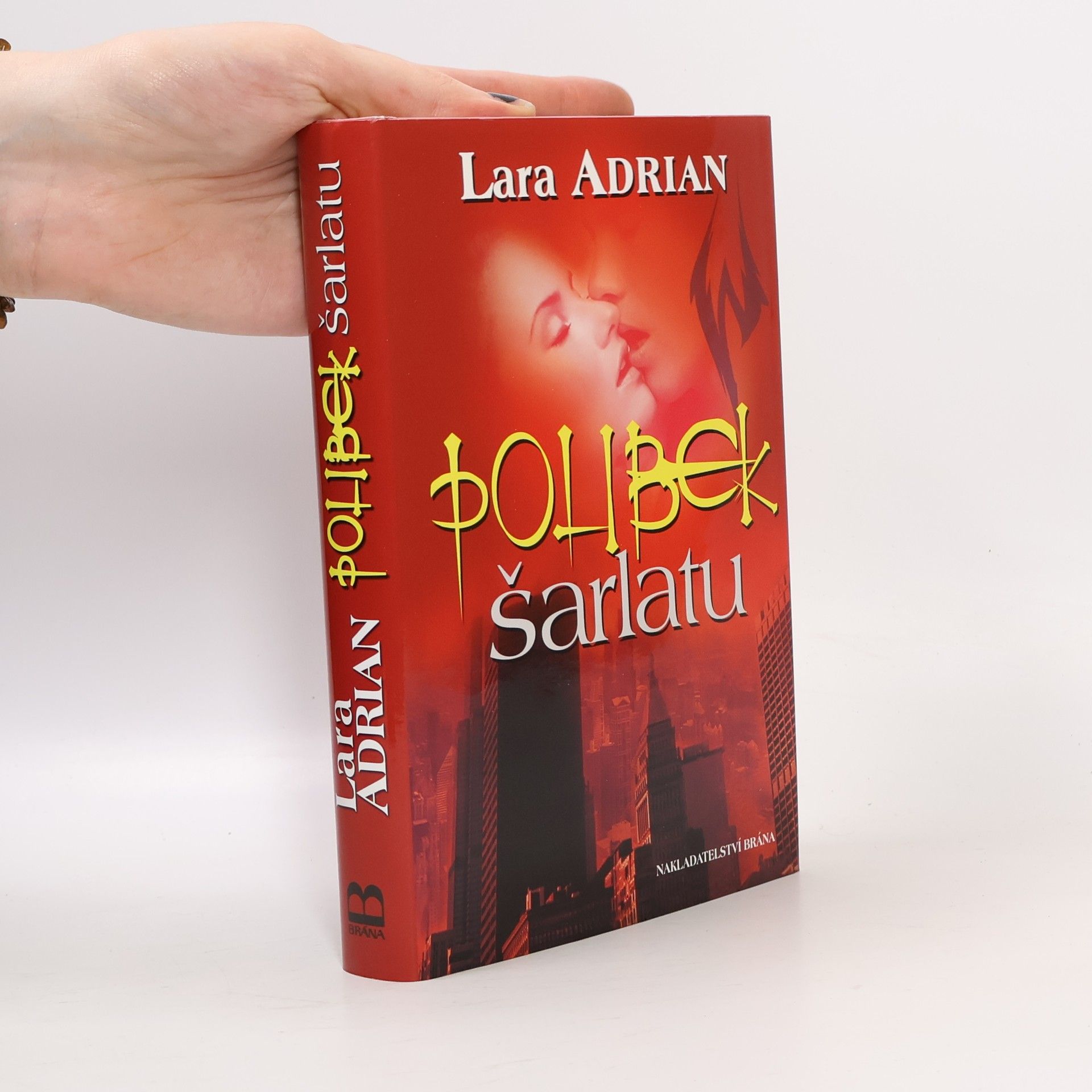 Lara Adrian Polibek šarlatu