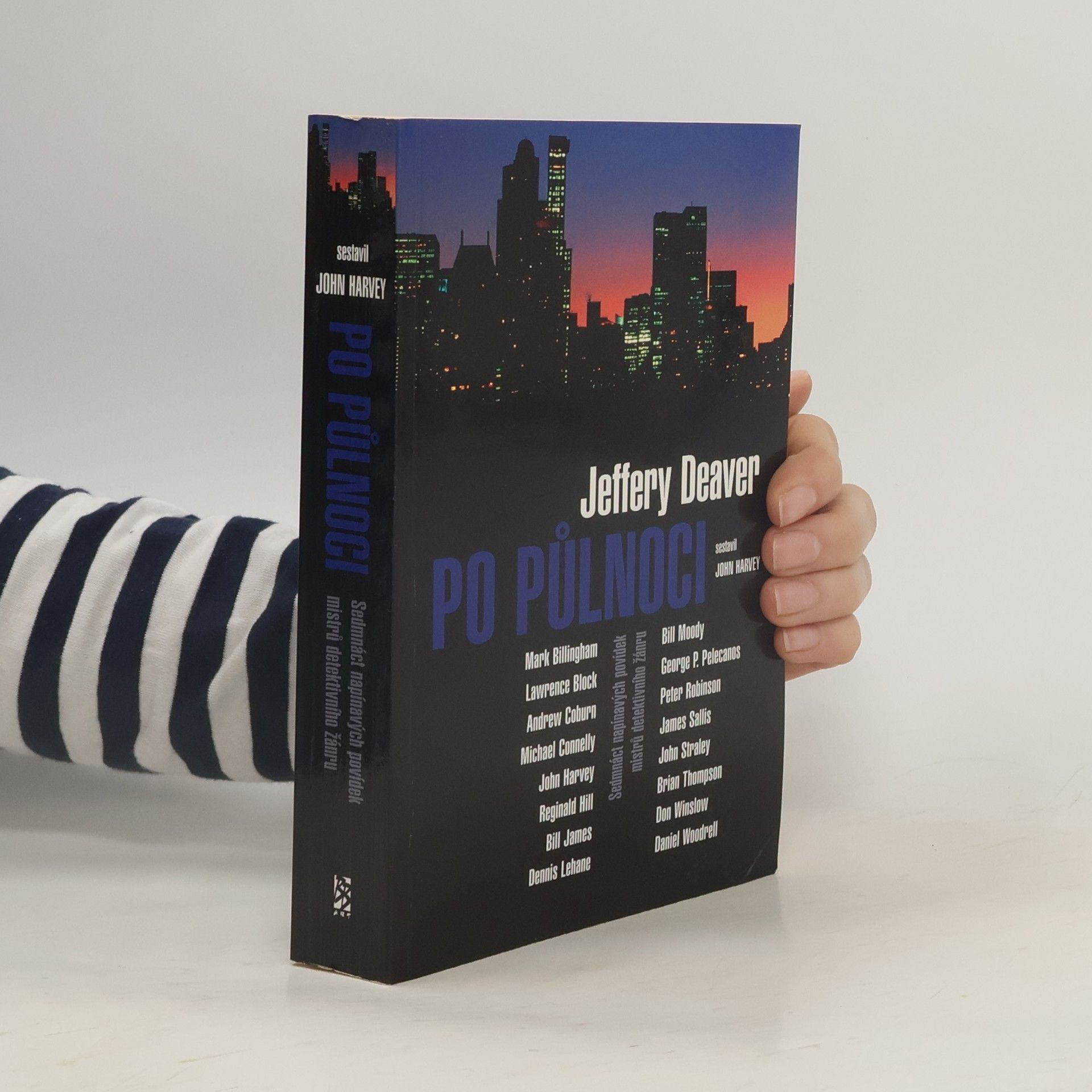 Autorenkollektiv Po půlnoci: Sedmnáct napínavých povídek mistrů detektivního žánru