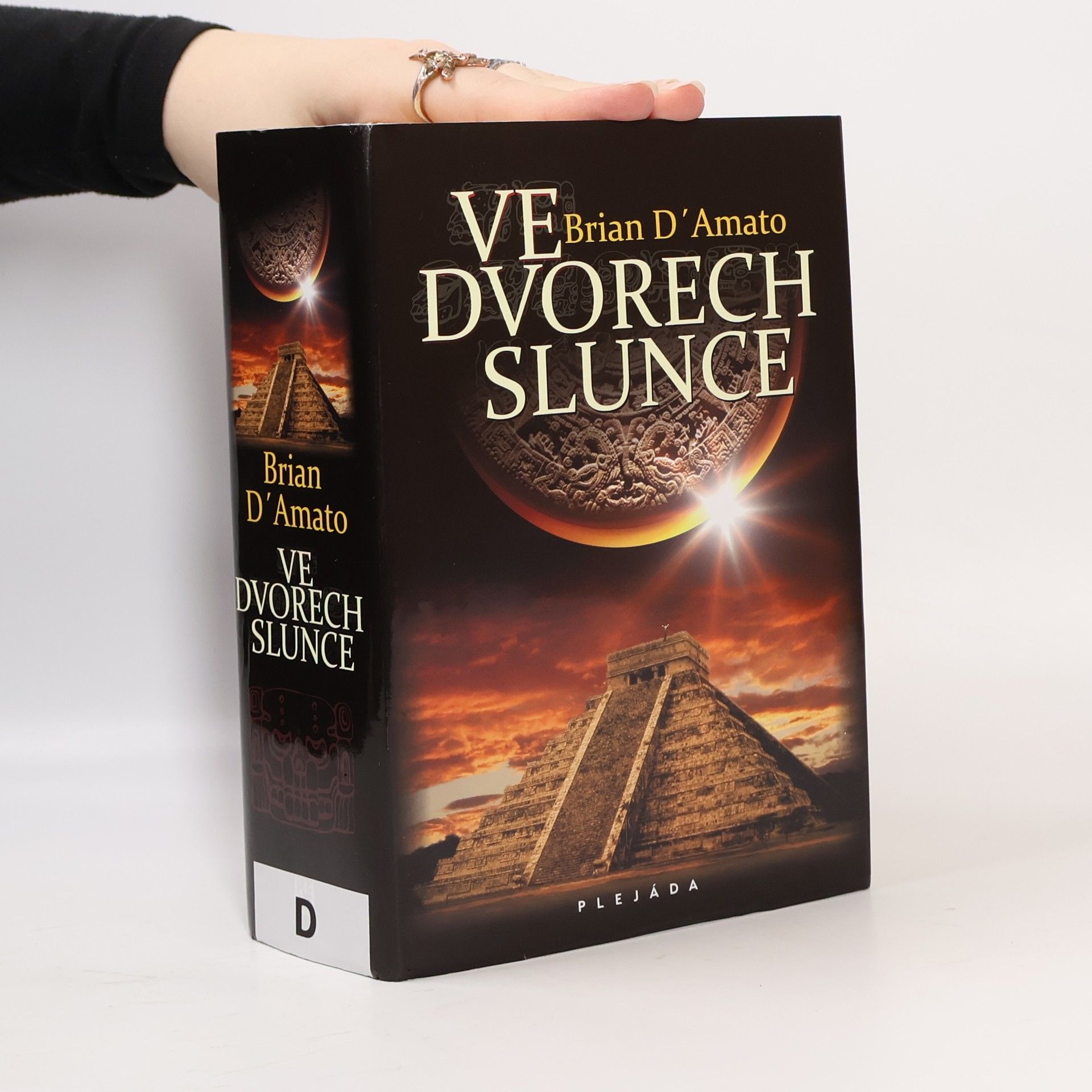 Ve dvorech slunce