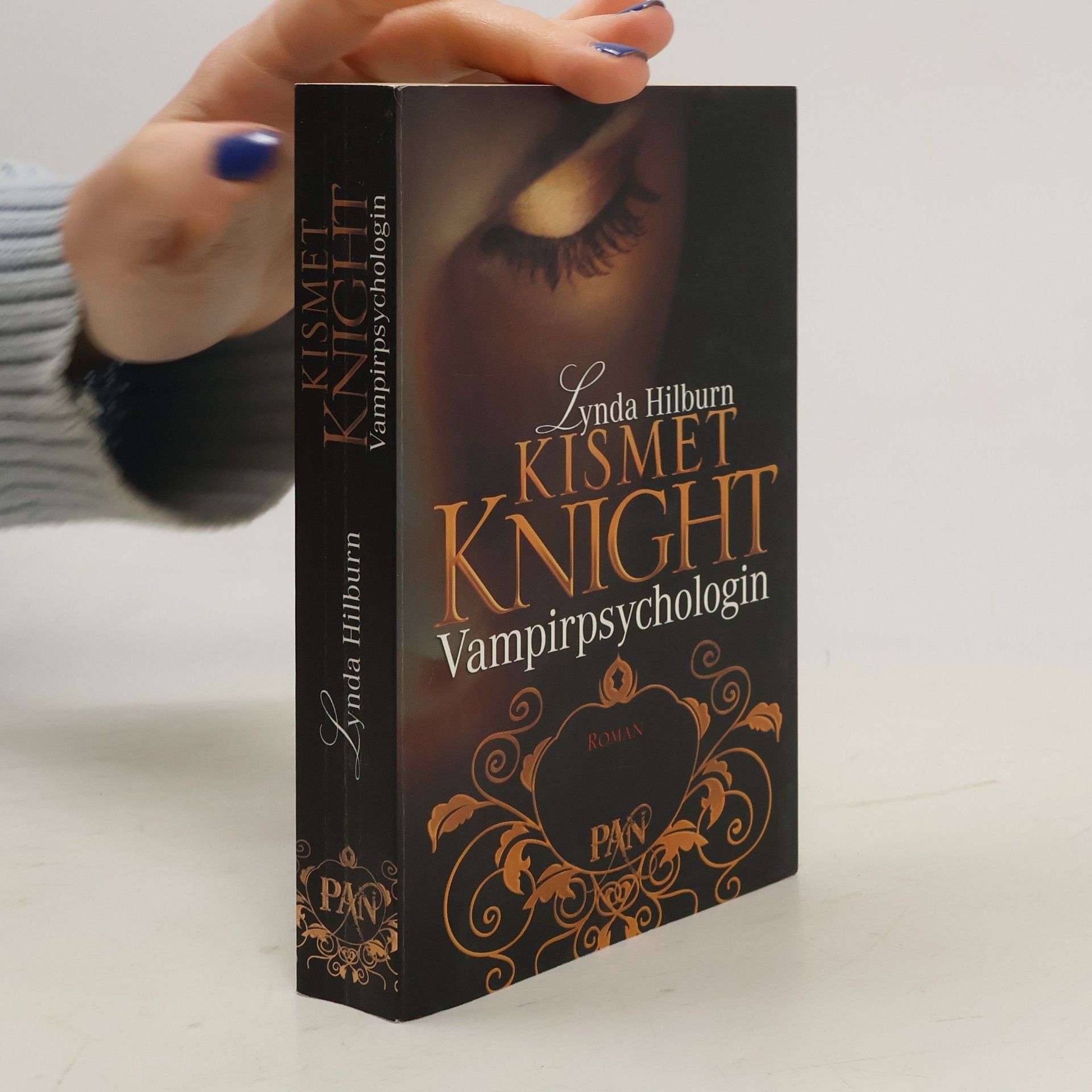 Lynda Hilburn Kismet Knight, Vampirpsychologin