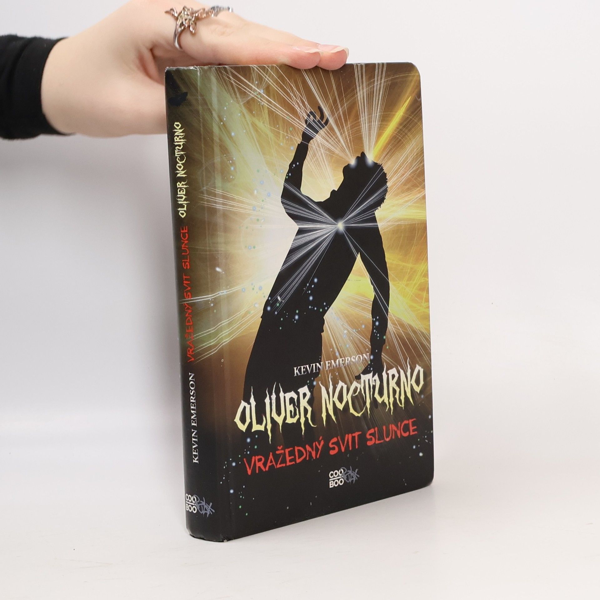 Oliver Nocturno. Vražedný svit slunce