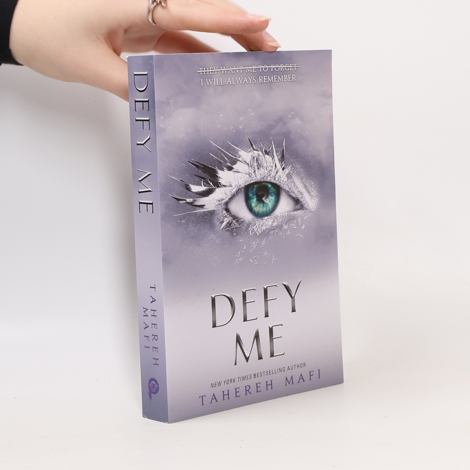 Tahereh Mafi Defy me