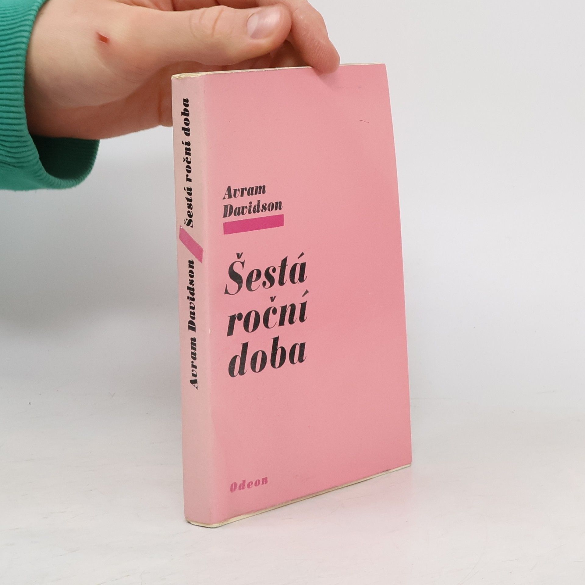 Avram Davidson Šestá roční doba