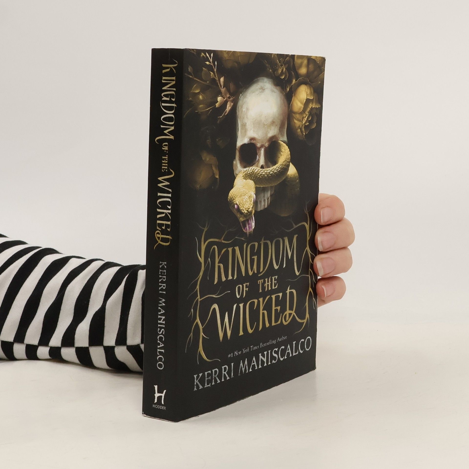 Kerri Maniscalco Kingdom of the Wicked