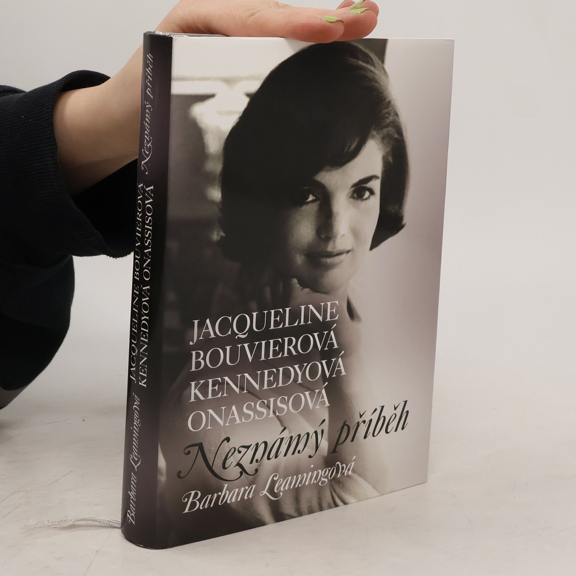 Jacqueline Bouvierová Kennedyová Onassisová. Neznámý příběh