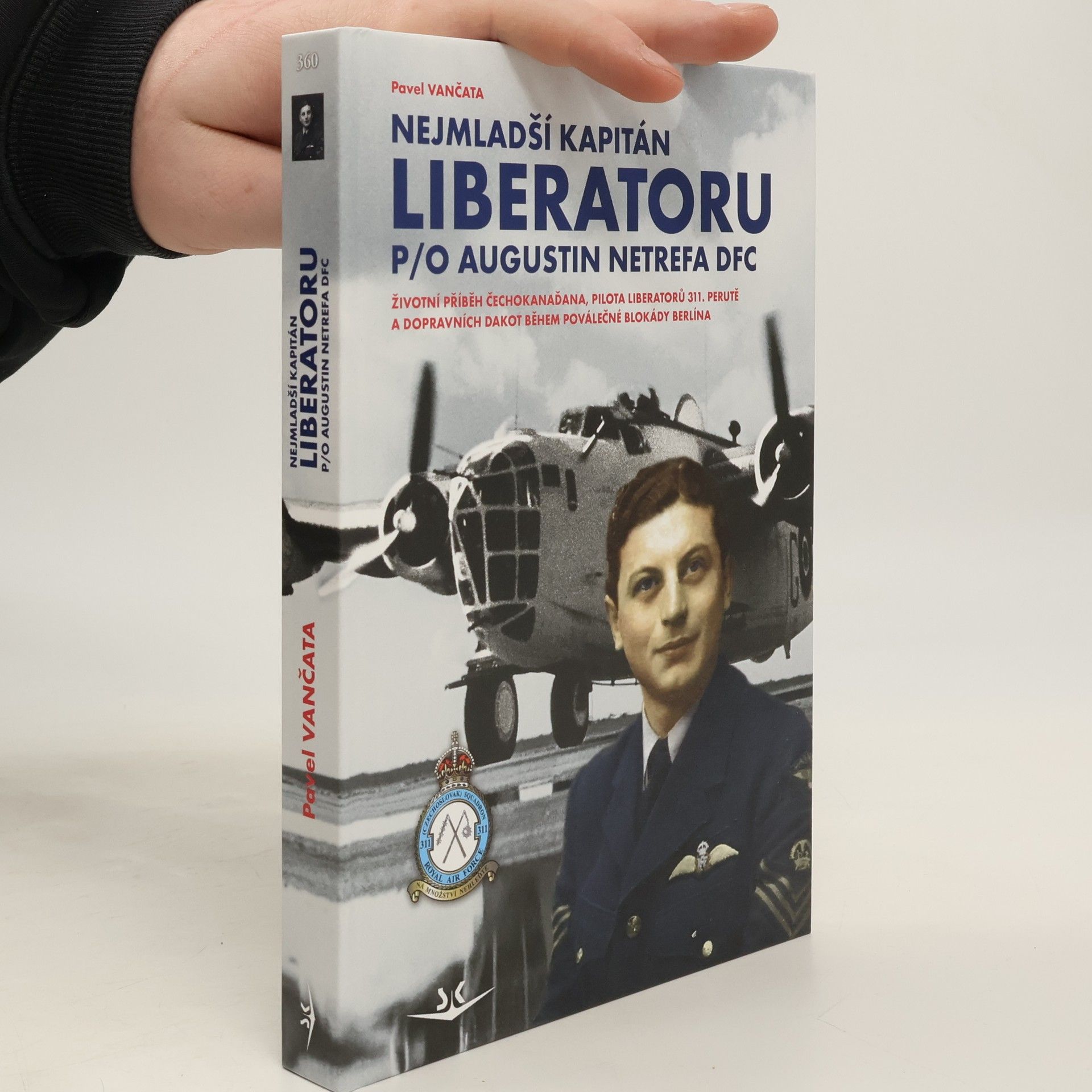 Nejmladší kapitán Liberatoru P/O Augustin Netrefa DFC
