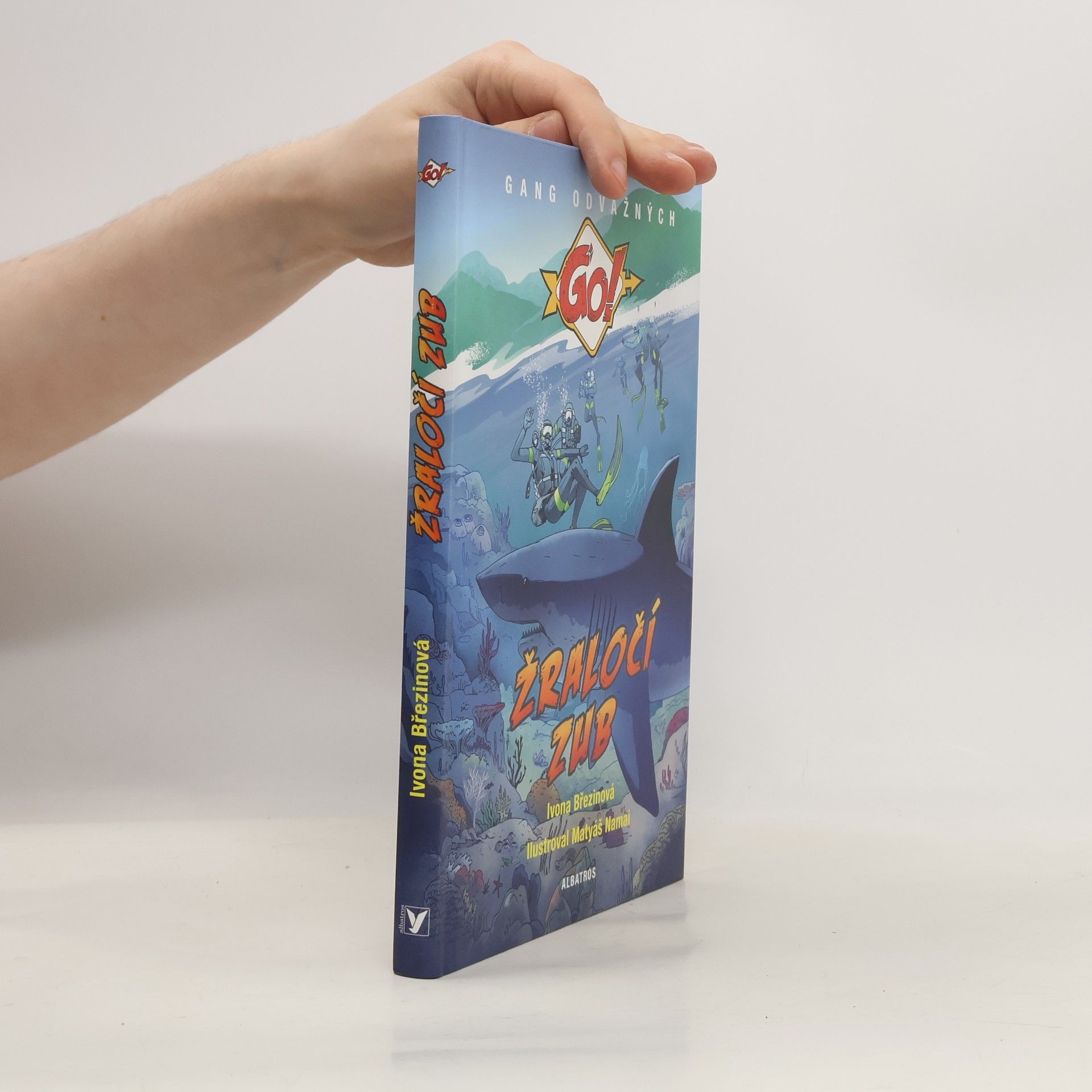 Ivona Březinová Žraločí zub