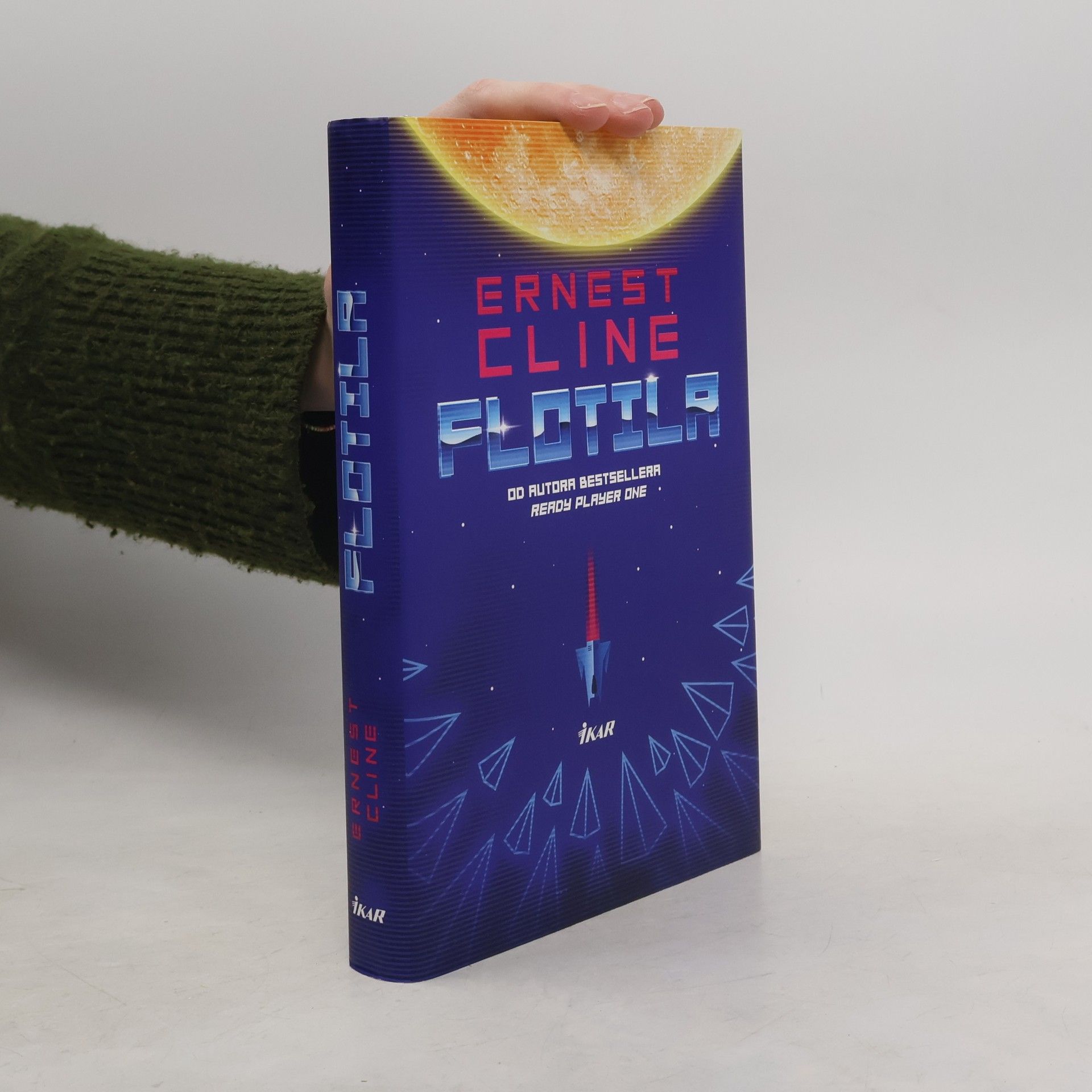 Ernest Cline Flotila