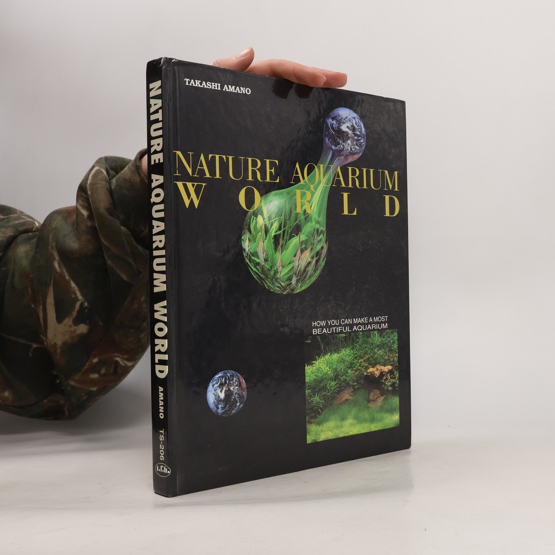 Christoper Perrius Nature Aquarium World